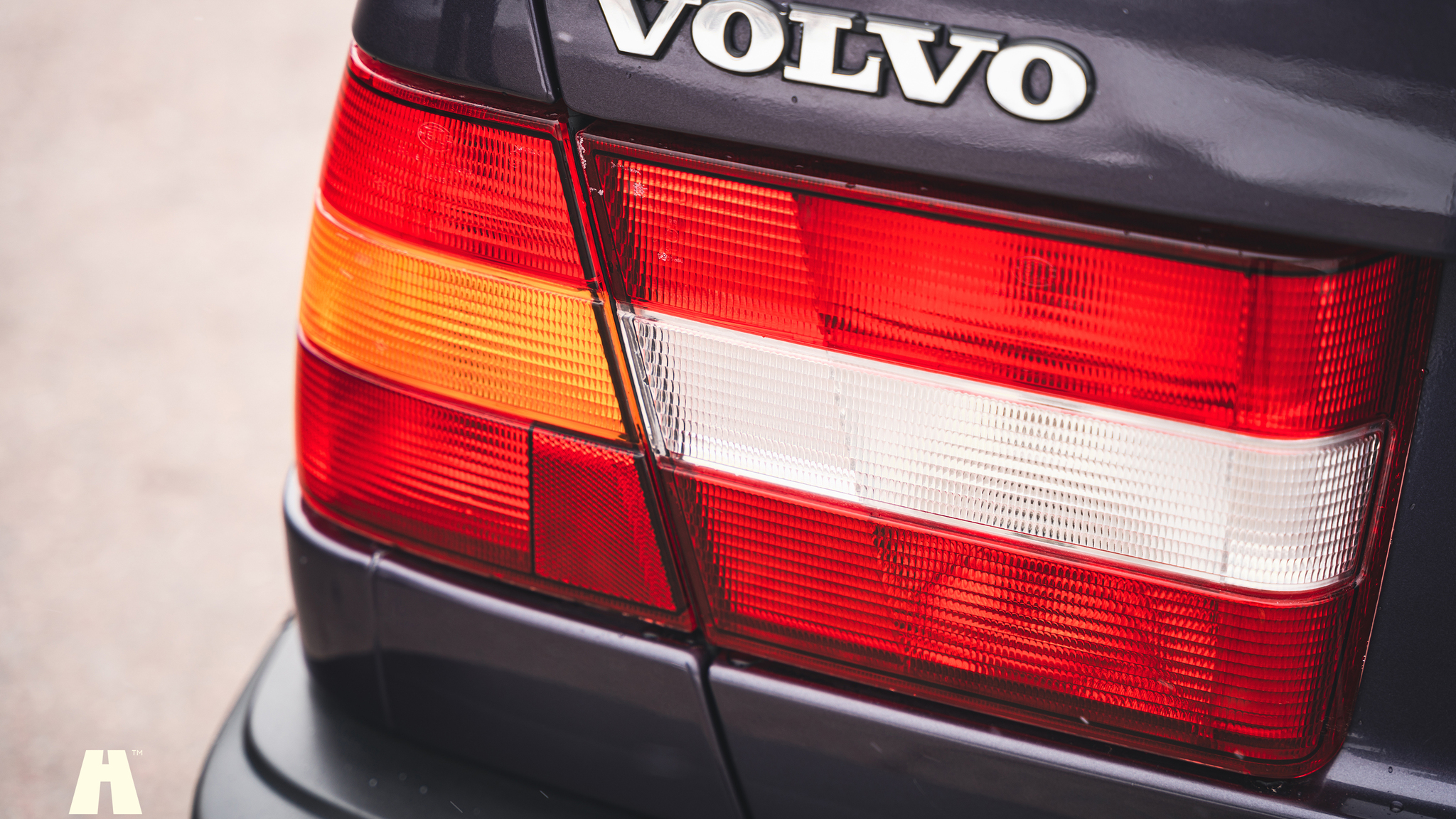 Exterior image of 1995 Volvo 940 SE