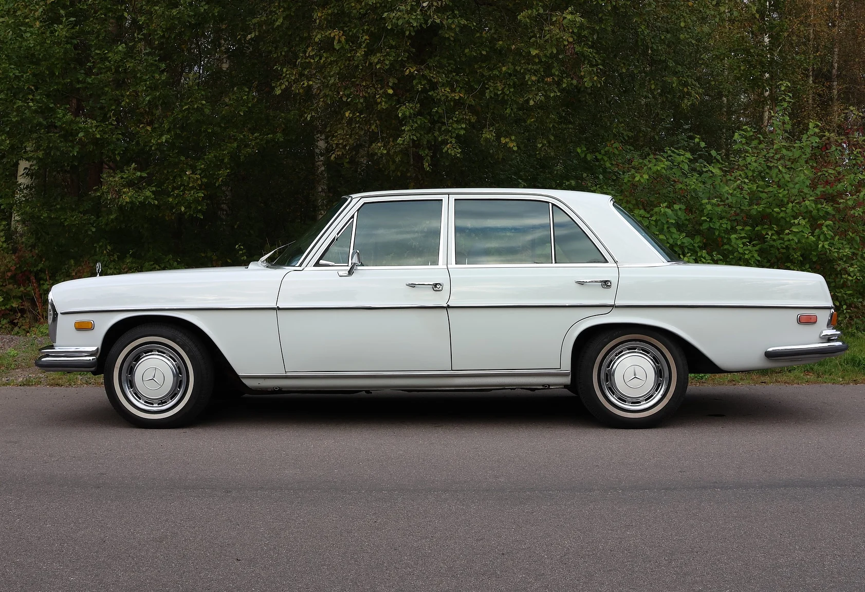 Exterior image of 1972 Mercedes-Benz 280 SE 4.5  (8)