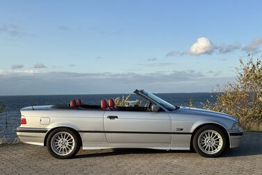 Exterior image of 1993 BMW 325 I CABRIO 