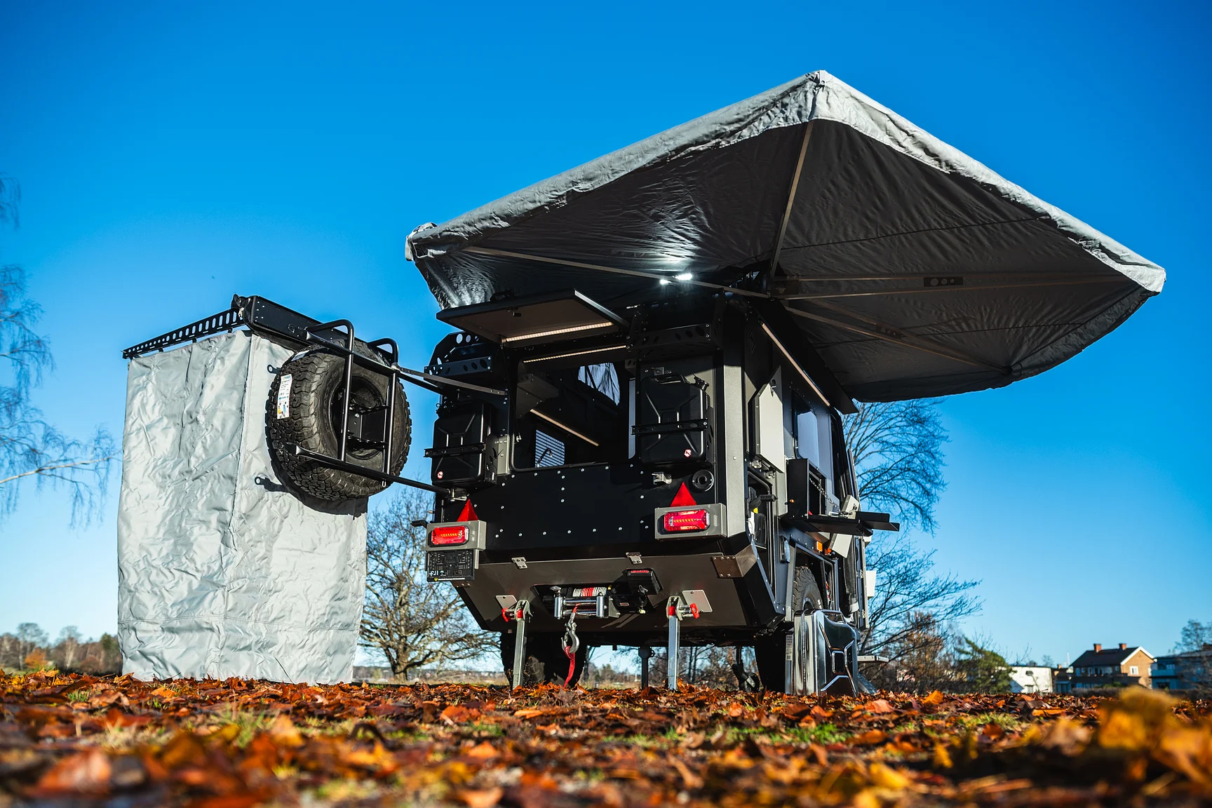 Exterior image of 2025 Northea Trailer Expedition Crawler 458i Offgrid-Camper (15)