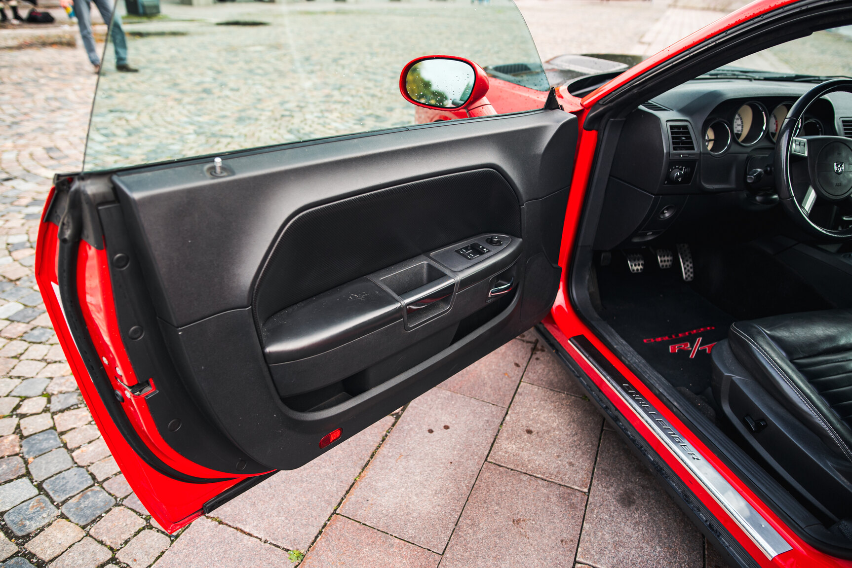 Interior image of 2010 Dodge Challenger 5.7 V8 HEMI Manuell