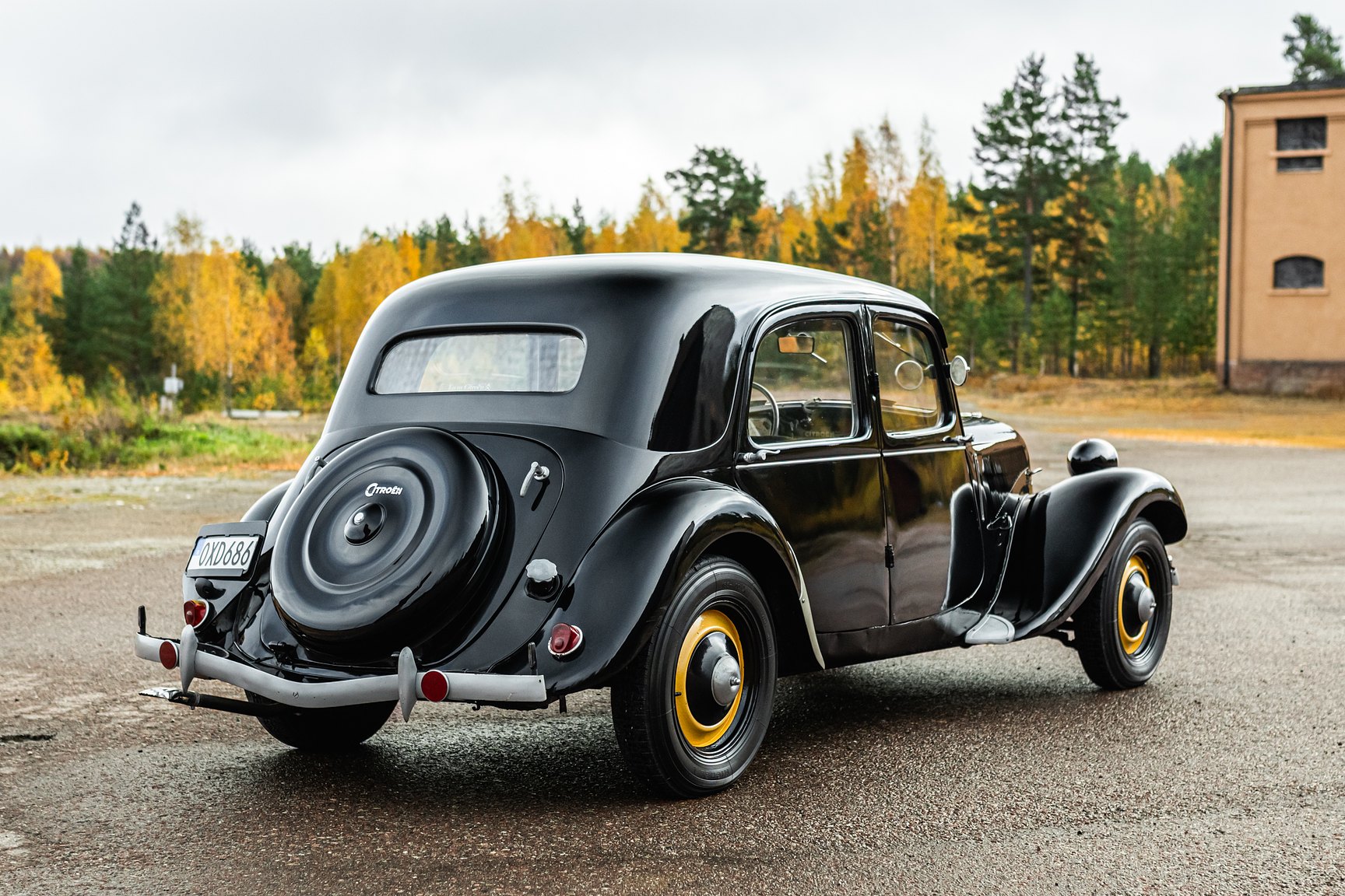 Exterior image of 1951 Citroën Berline 11 Sport