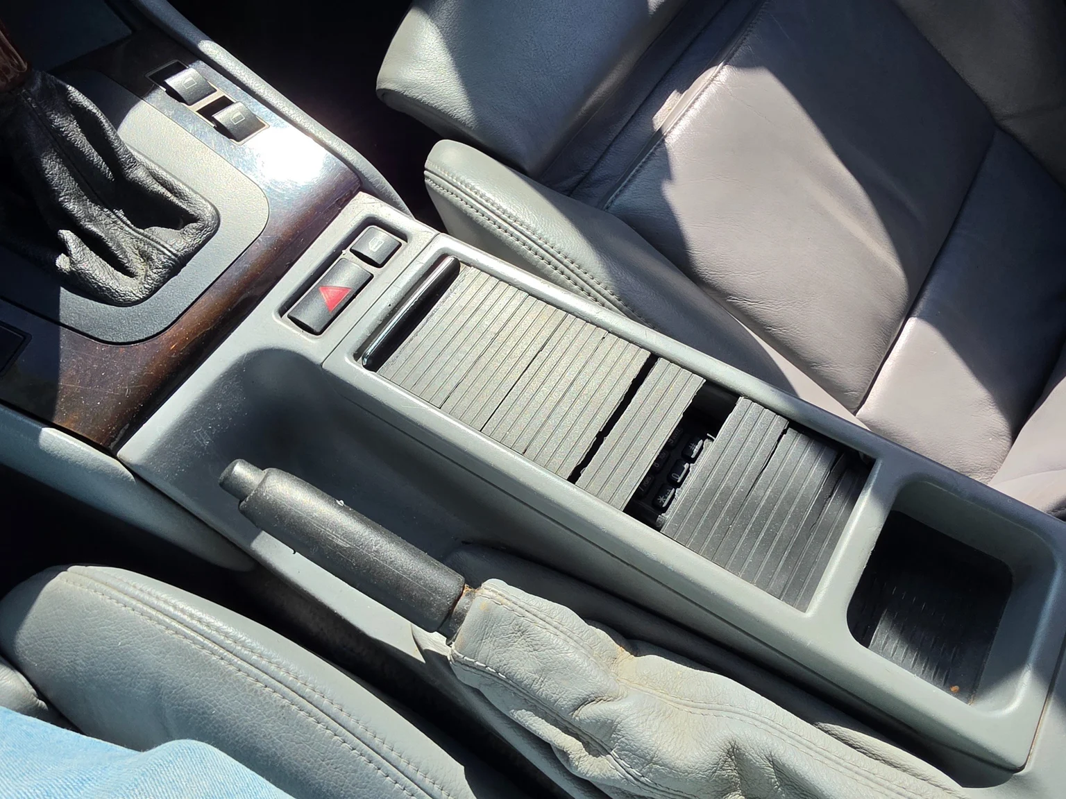 Innenraumfoto von 2002 BMW 330Ci Convertible (23)