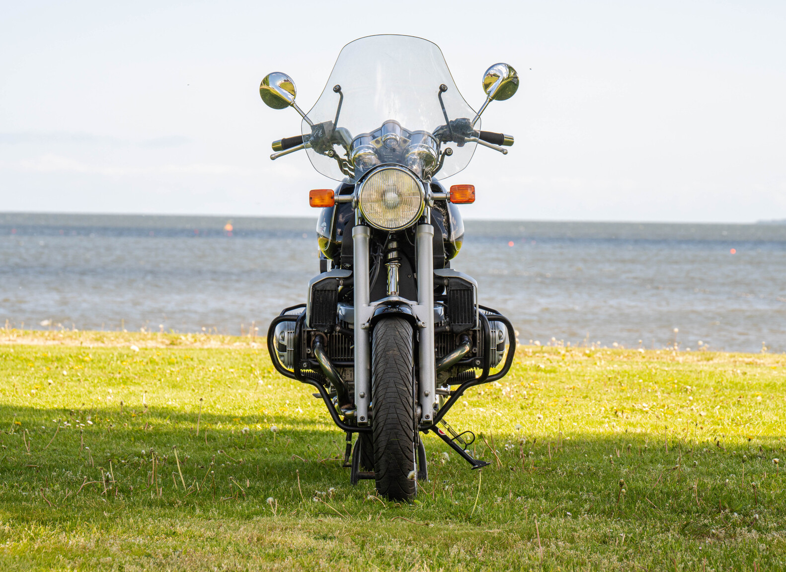 Exterior image of 1998 BMW R1100R (6)