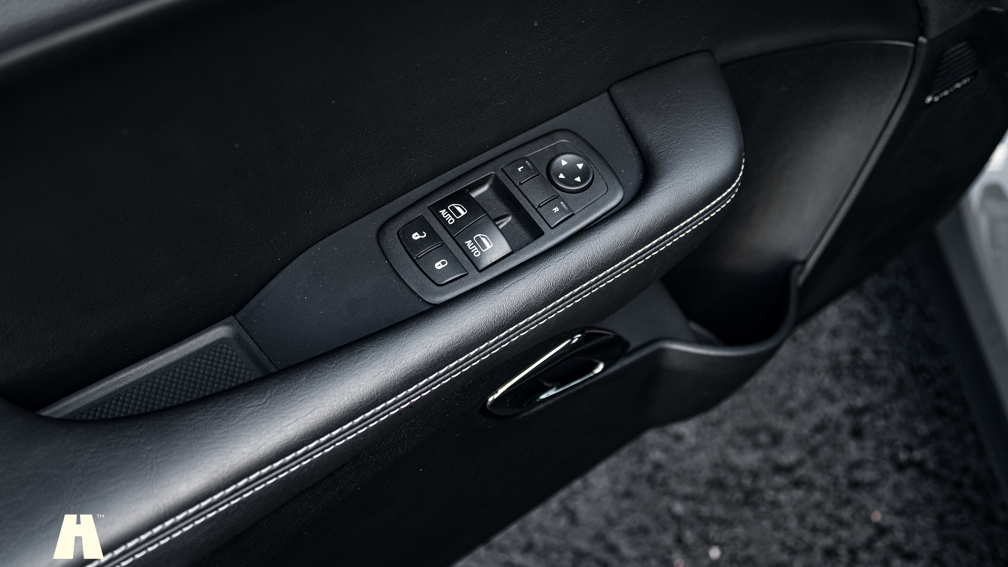 Interiörbild 2018 Dodge Challenger Hellcat