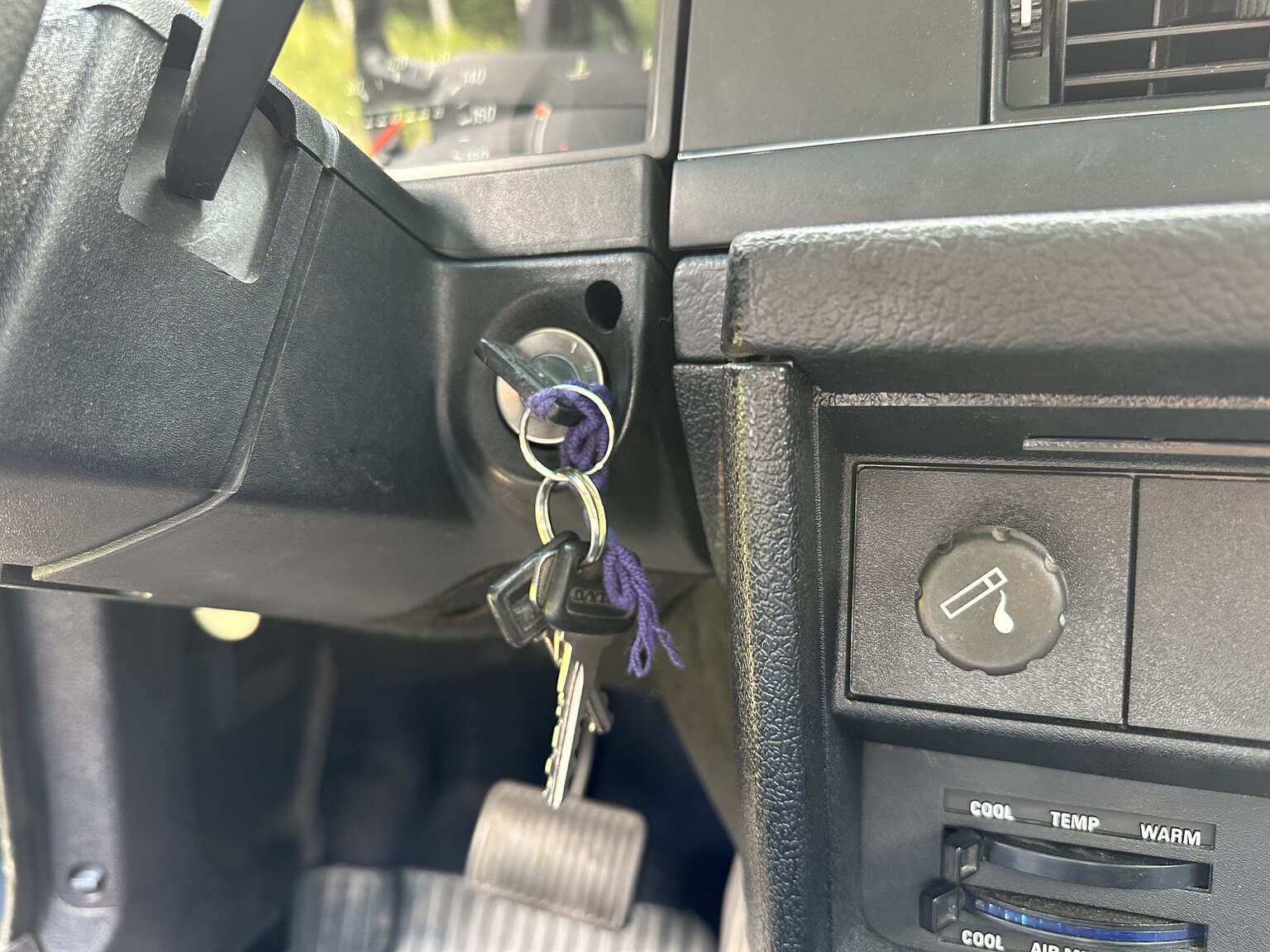 Interior image of 1986 Volvo 244