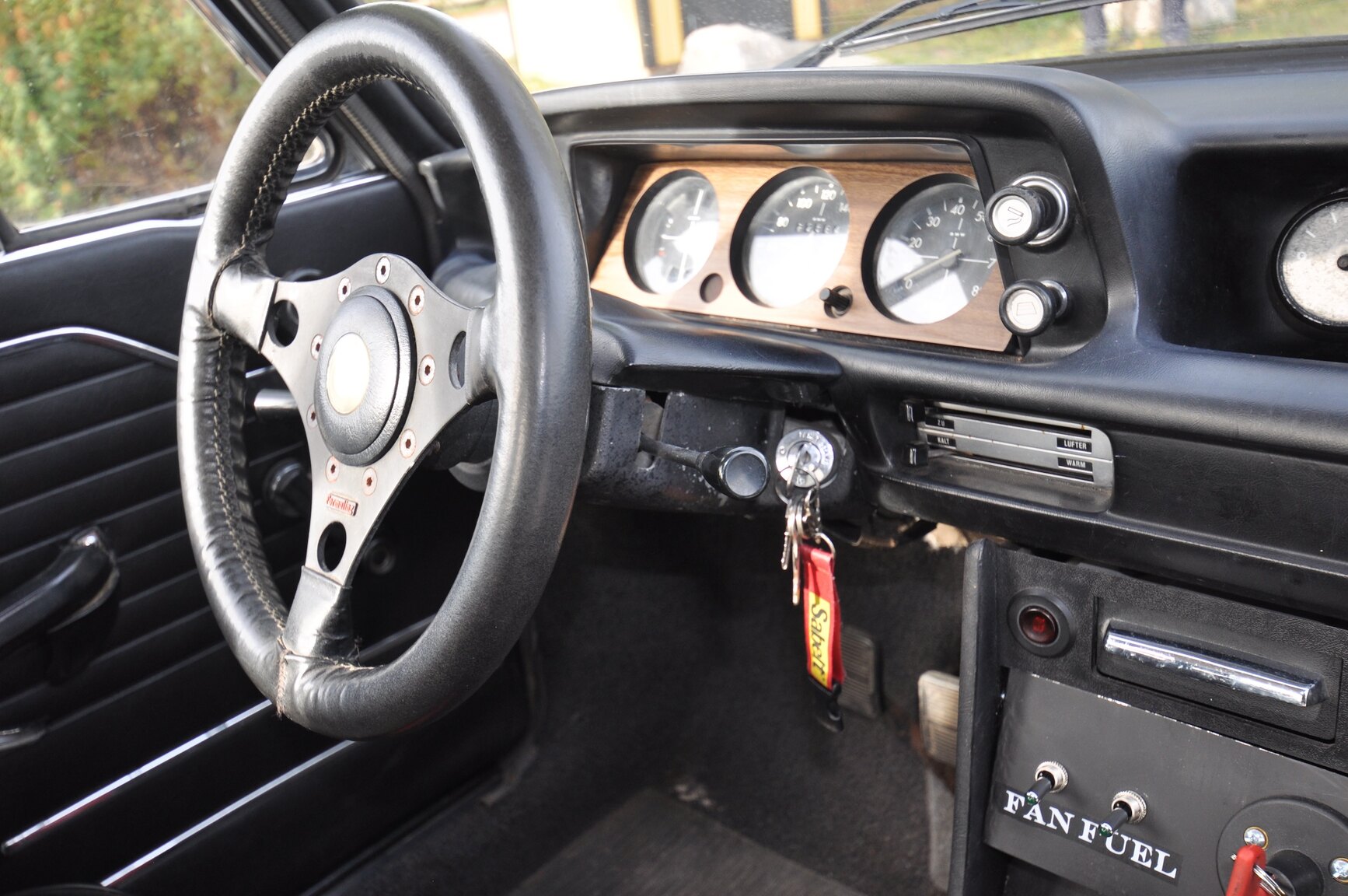 Interior image of 1975 BMW 2002 Tii