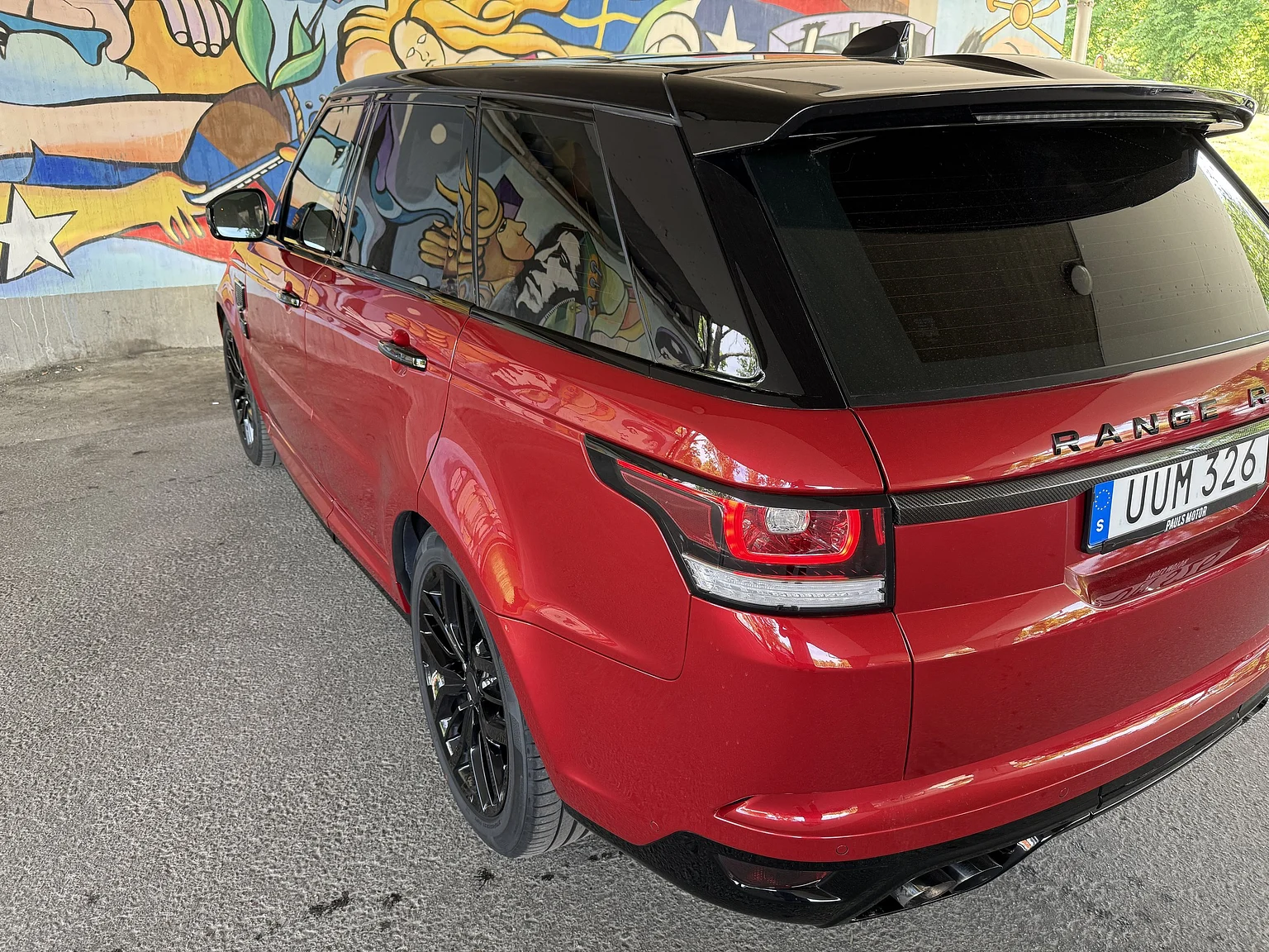 Exteriörbild på 2017 Range Rover Sport SVR (70)