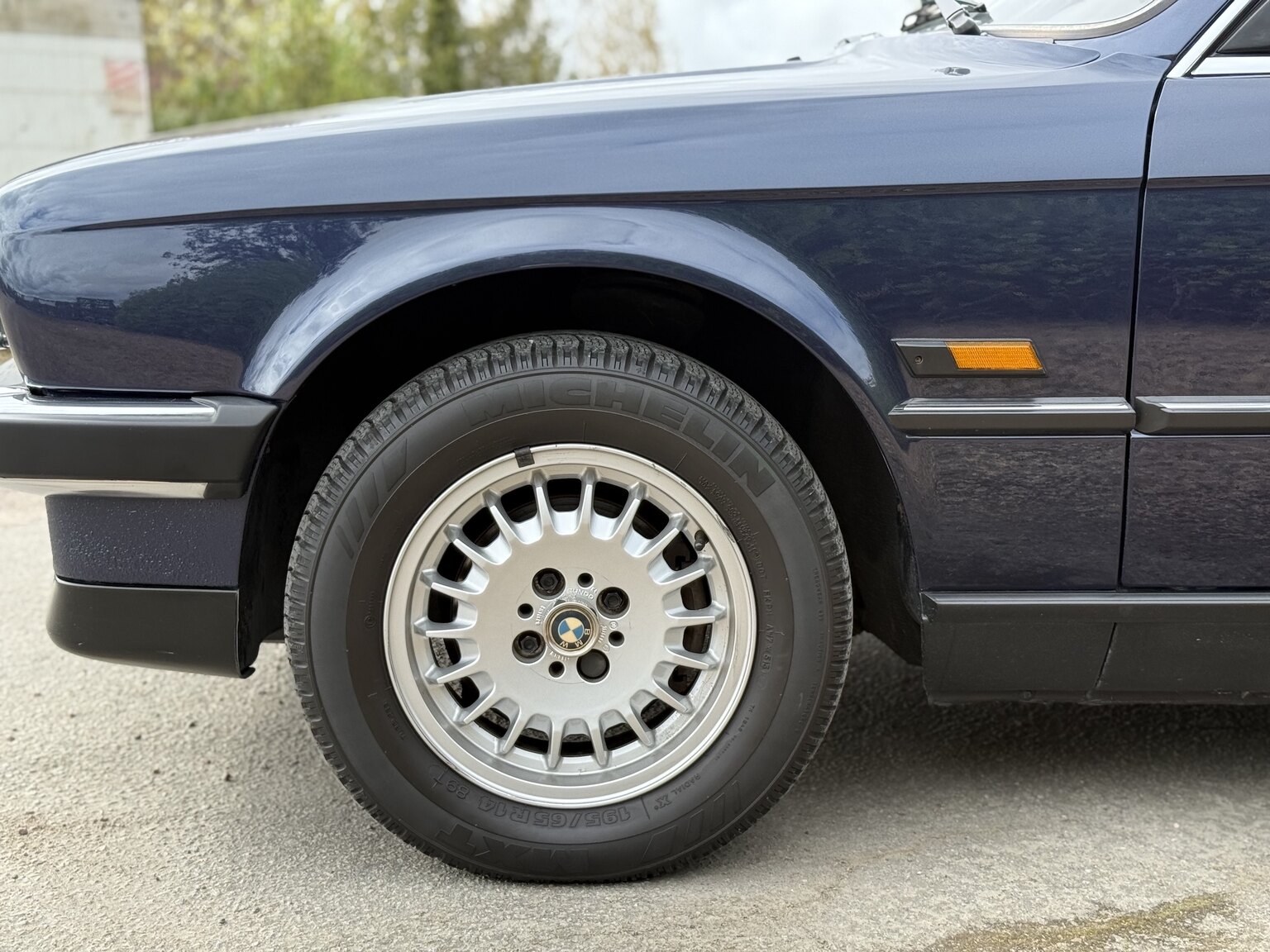 Exterior image of 1987 BMW 325i Convertible