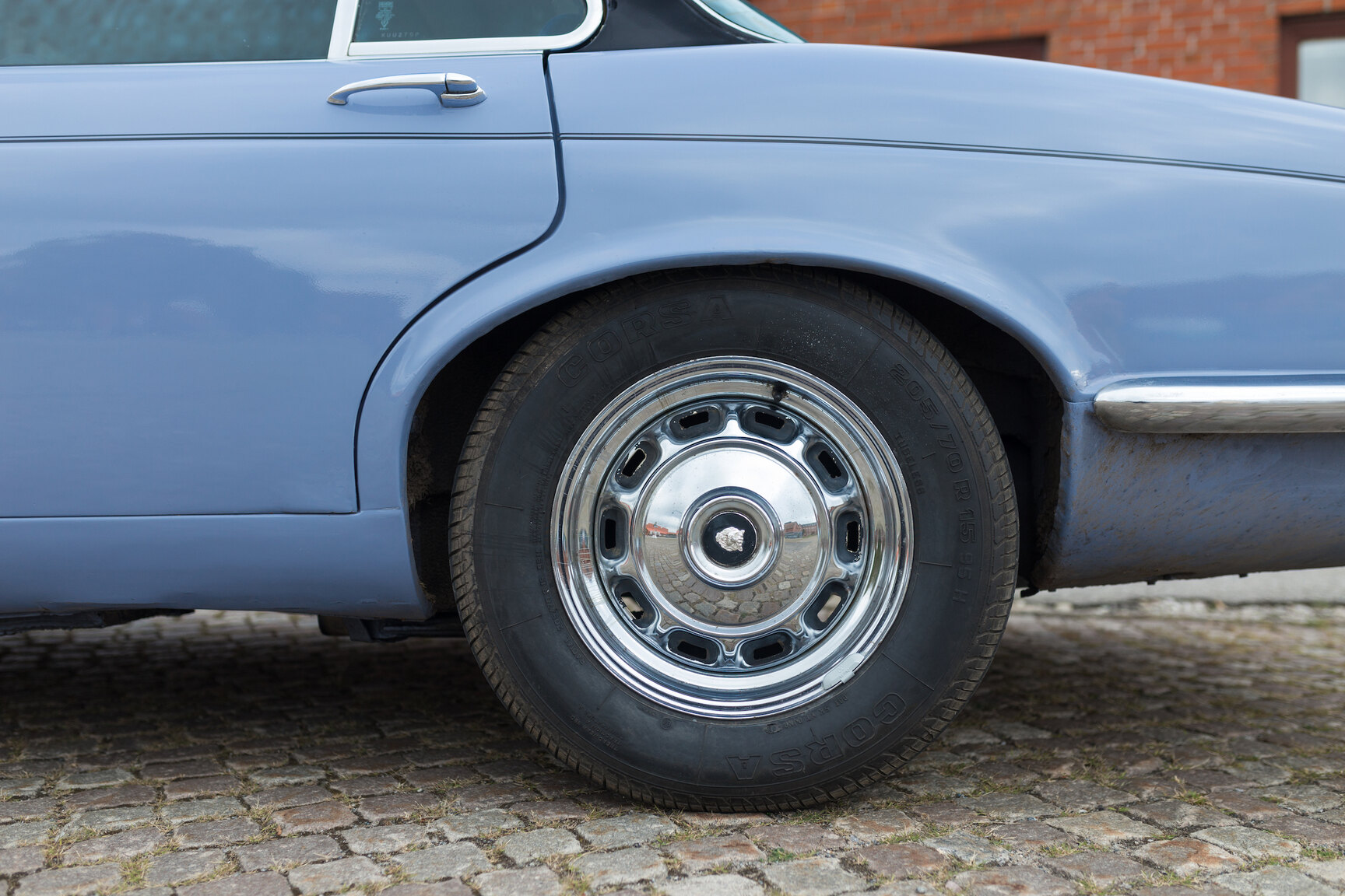 Exteriörbild på 1975 JAGUAR XJ6  (14)