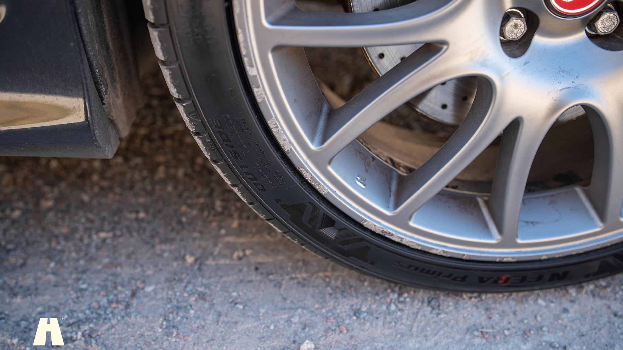 Exteriörbild på 2016 Abarth 595 Competizione (77)