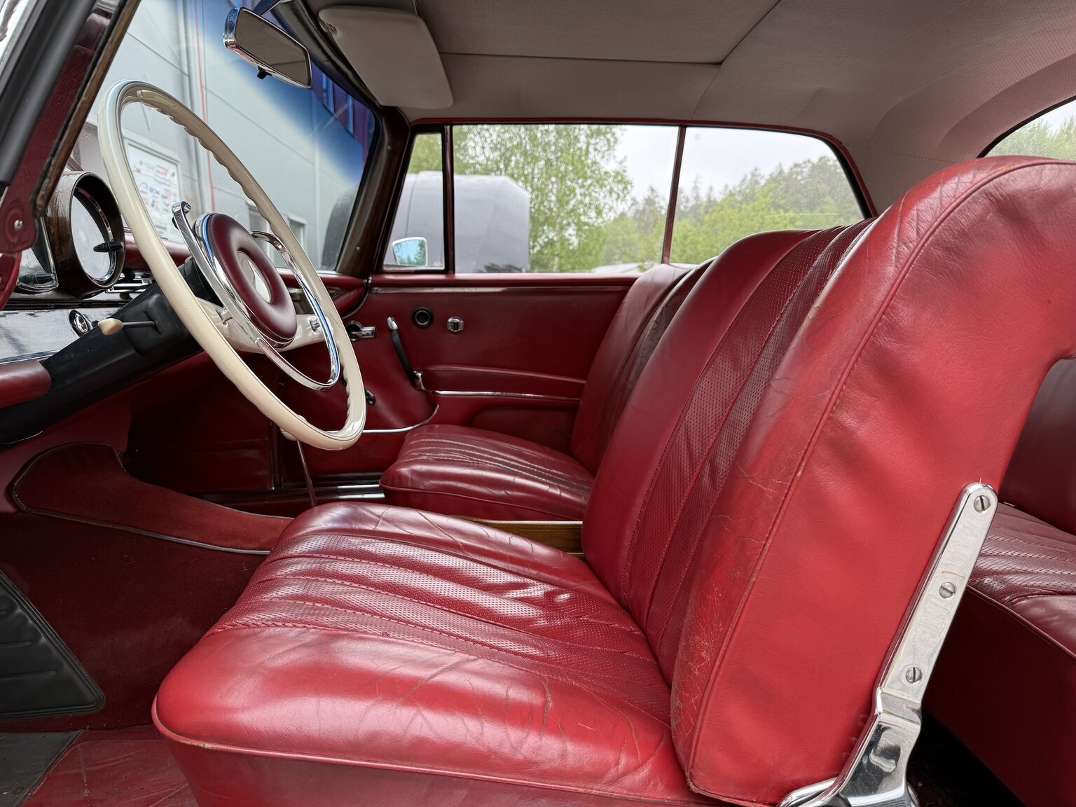 Interiörbild 1963 Mercedes-Benz 220 SE