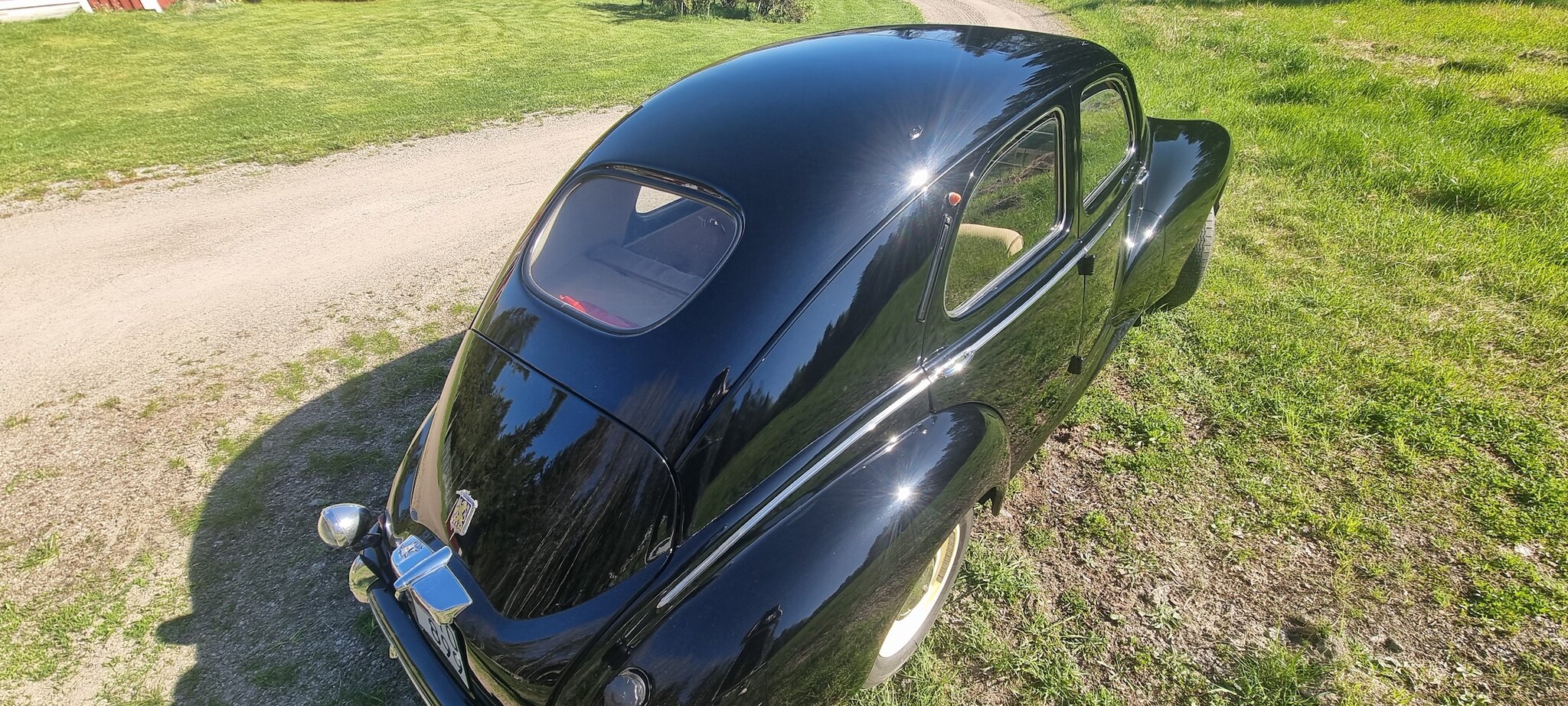 Exterior image of 1951 Peugeot 203 De Luxe
