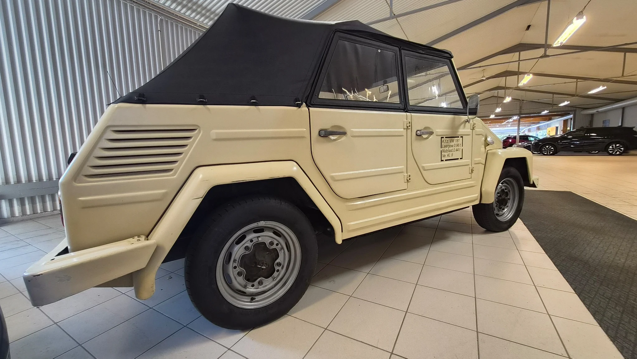 Exteriörbild på 1973 Volkswagen Type 181 (14)