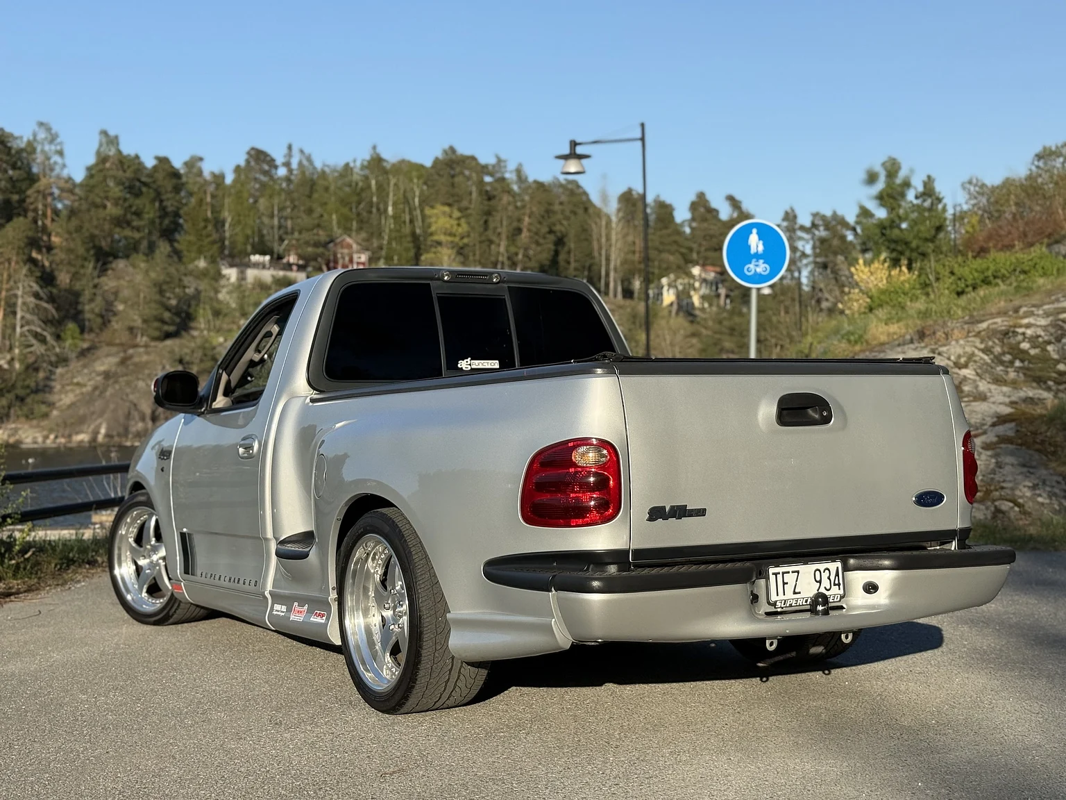 Aussenfoto 2002 Ford F 150 Lightning / Kenne Bell (26)