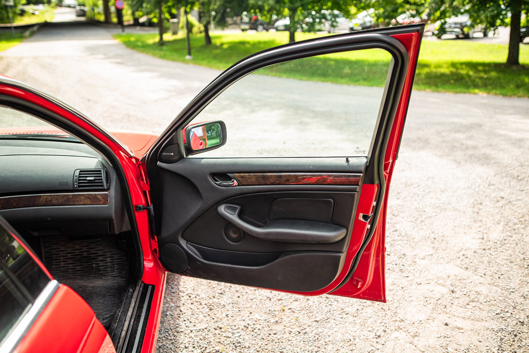 Interior image of 2001 BMW 330Xi
