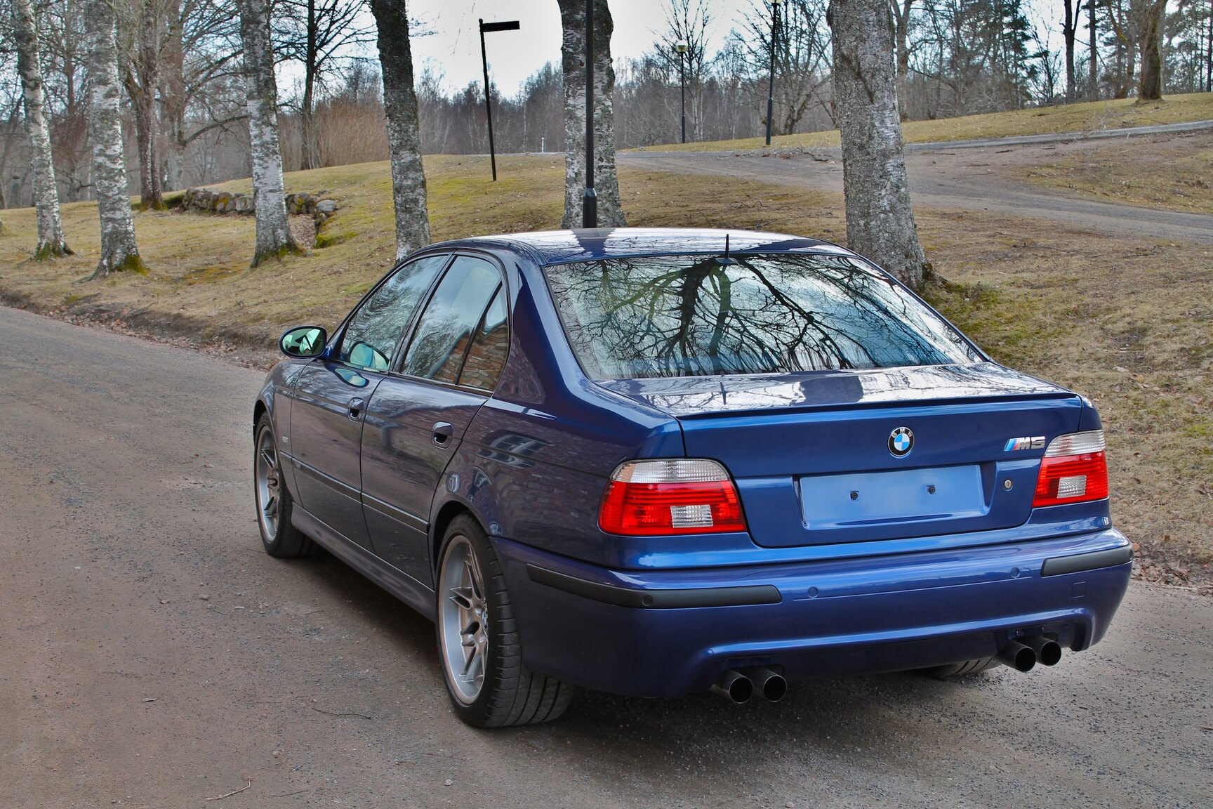 Exteriörbild på 2003 BMW M5