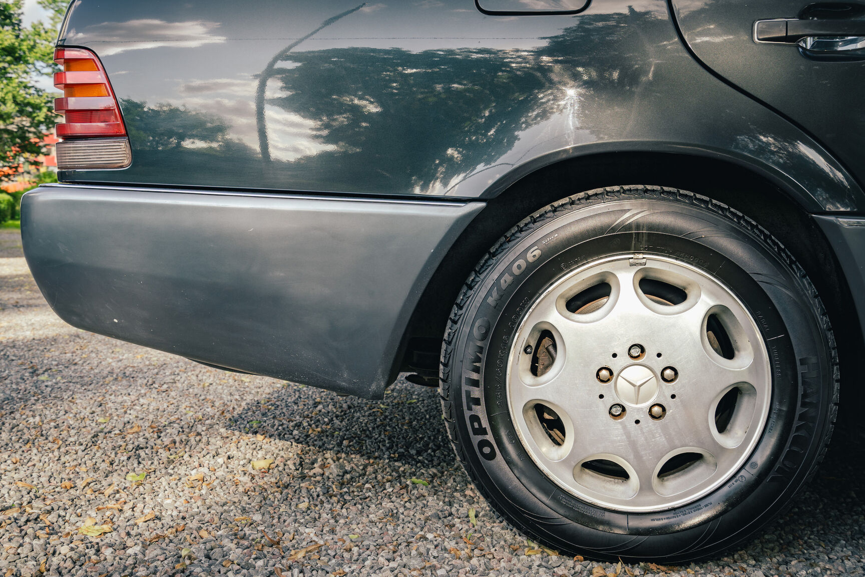 Exterior image of 1992 Mercedes-Benz 500 SE (15)