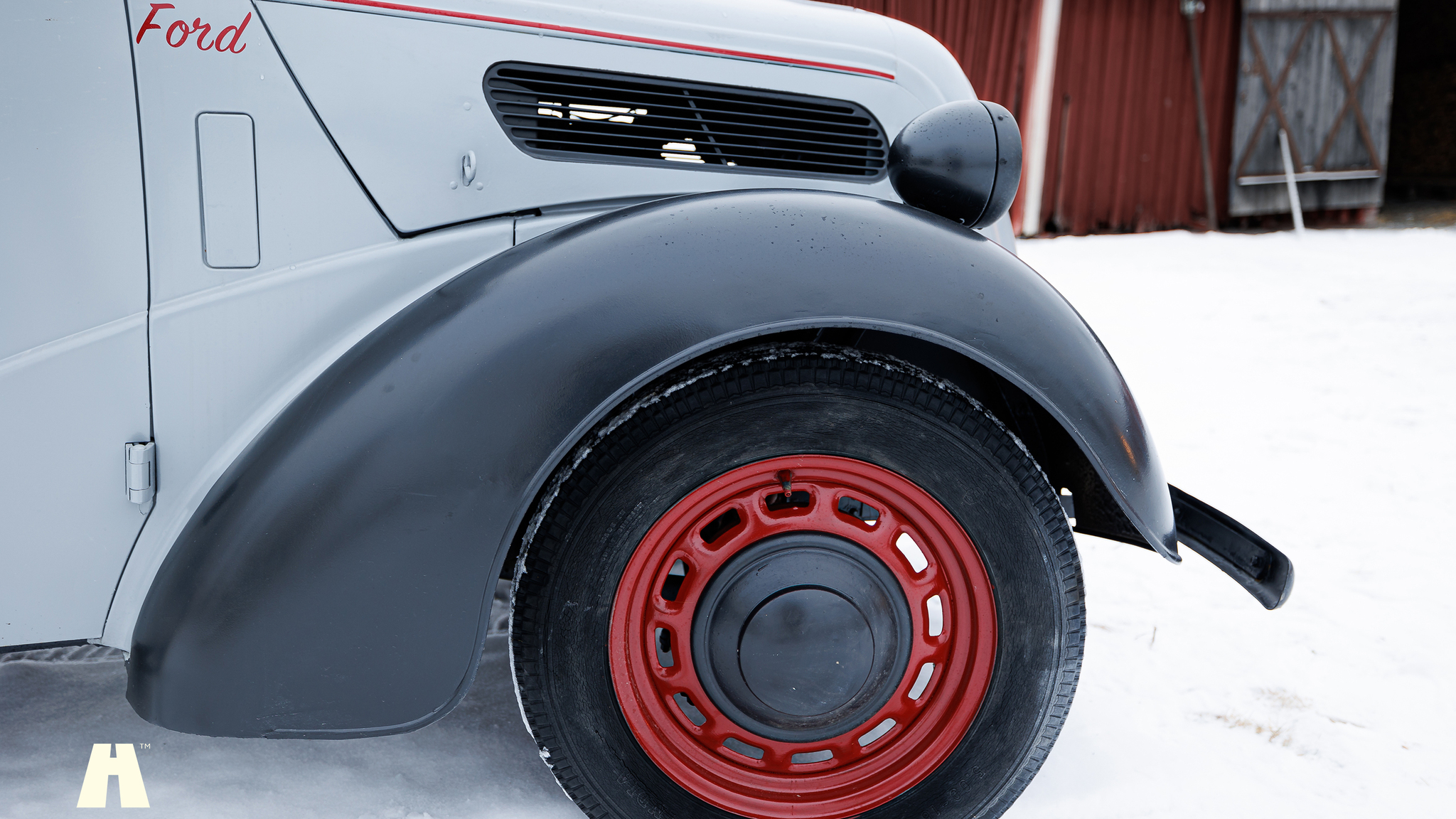 Exterior image of 1952 Ford E4930 Van (42)