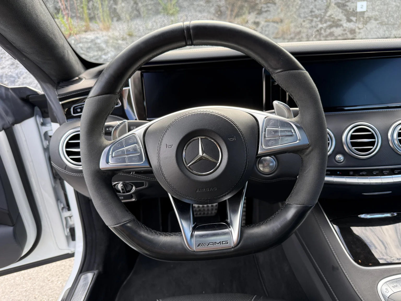 Innenraumfoto von 2016 Mercedes-Benz S 63 AMG 4MATIC (10)