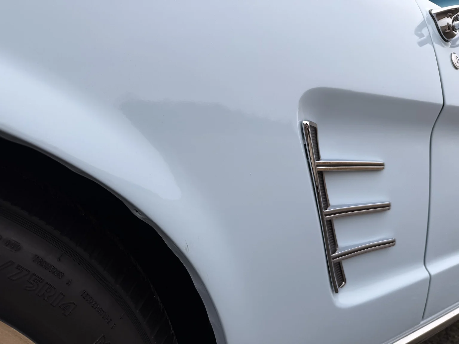 Exteriörbild på 1966 Ford Mustang Convertible 289 V8 (71)