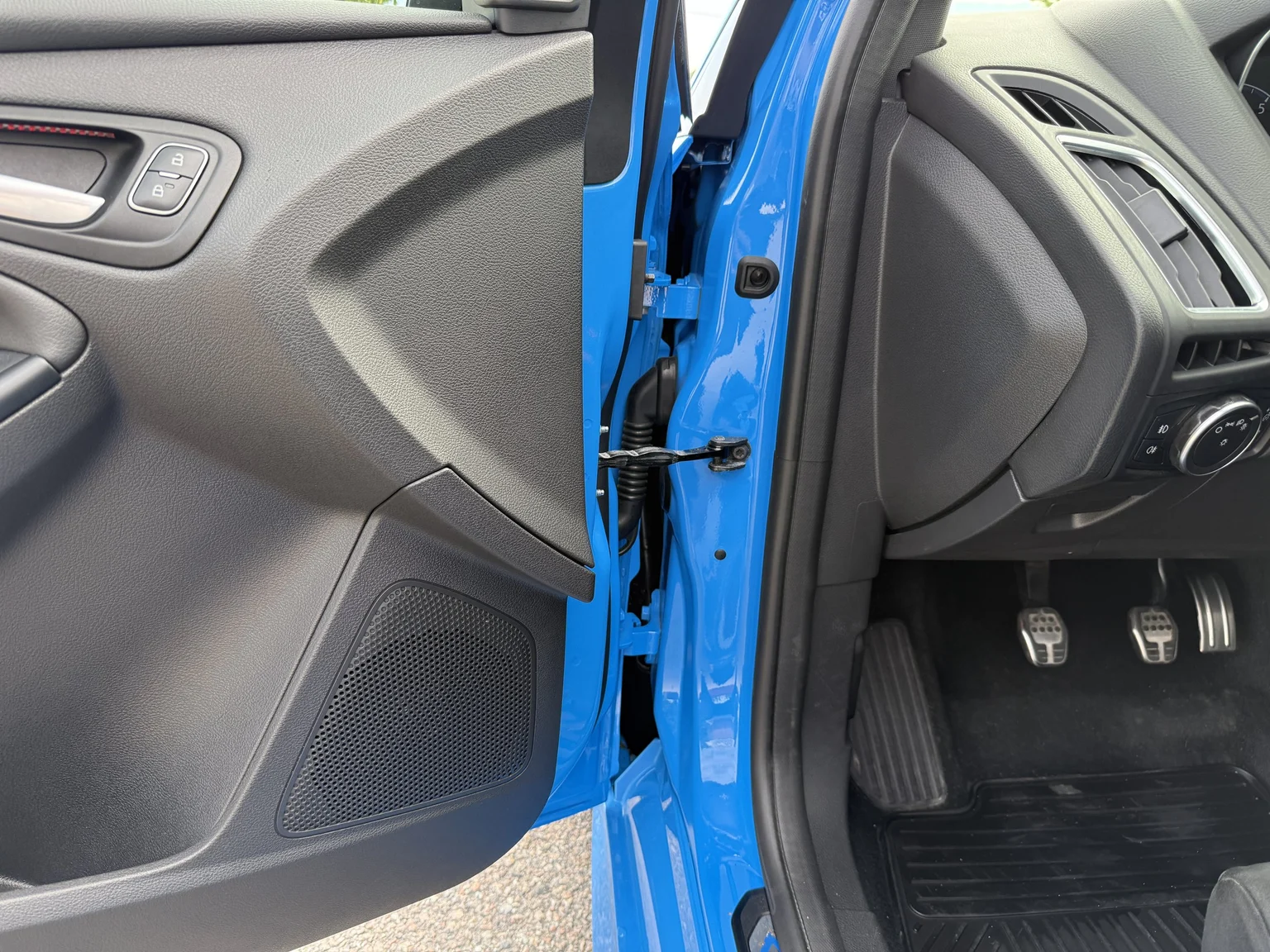 Innenraumfoto von 2018 Ford Focus RS (10)
