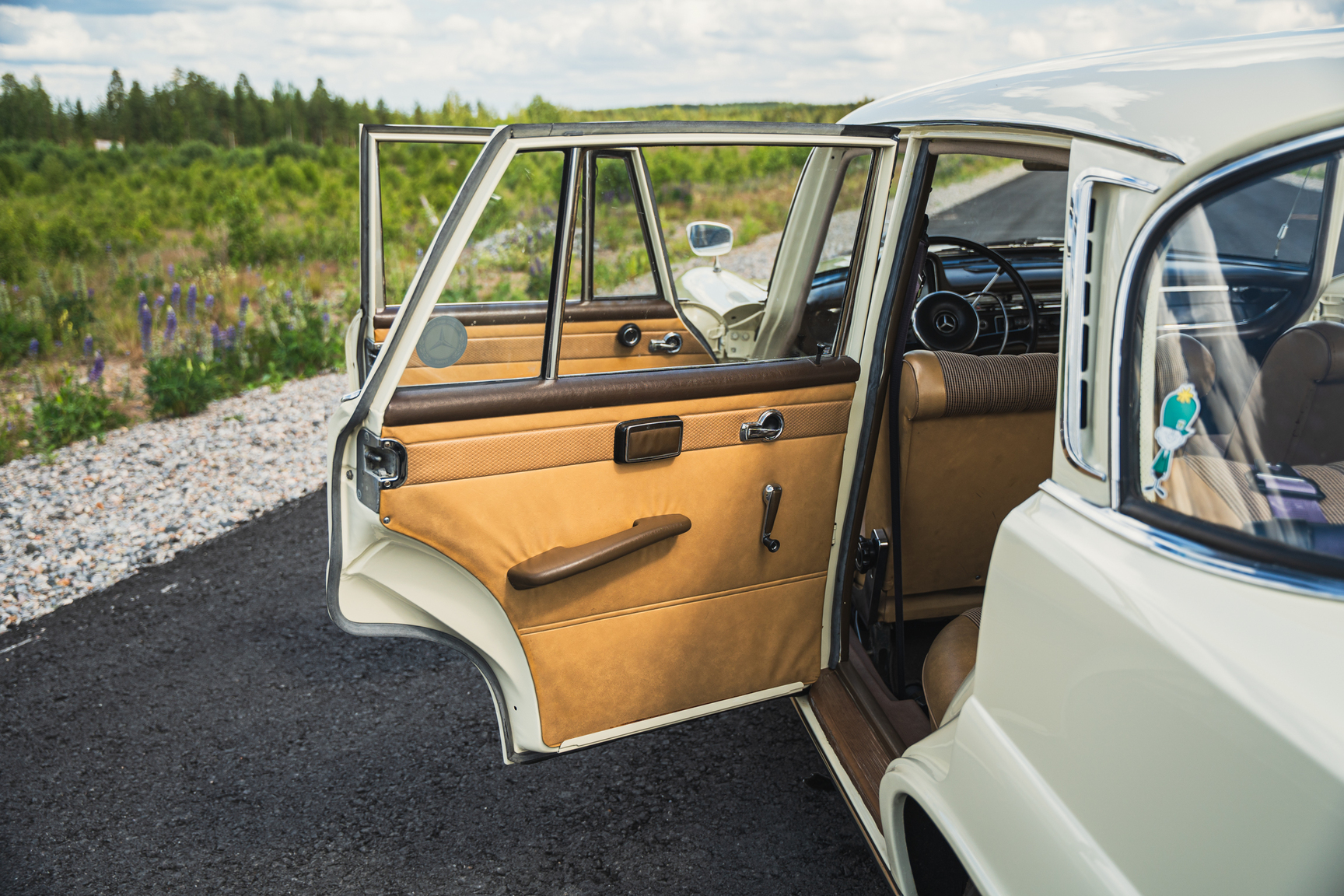 Innenraumfoto von 1966 Mercedes-Benz 200 D "Heckflosse"