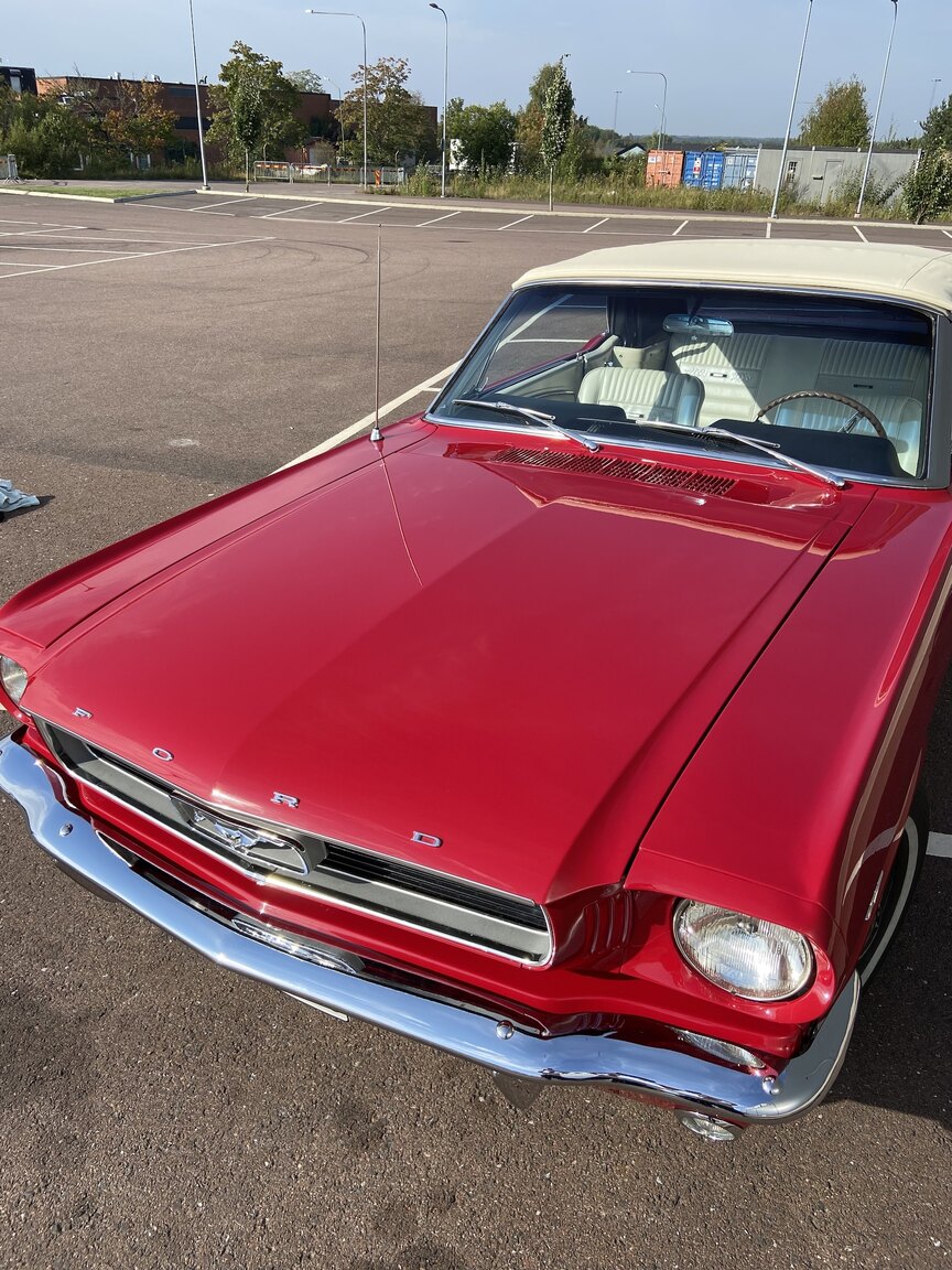 Exteriörbild på 1966 Ford Mustang Convertible