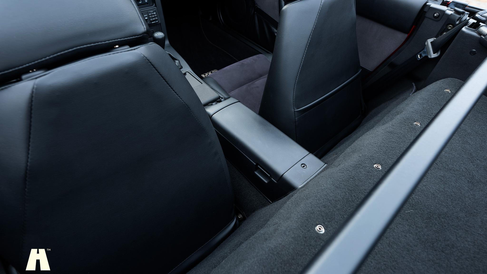 Innenraumfoto von 1997 Mazda MX-5 (19)