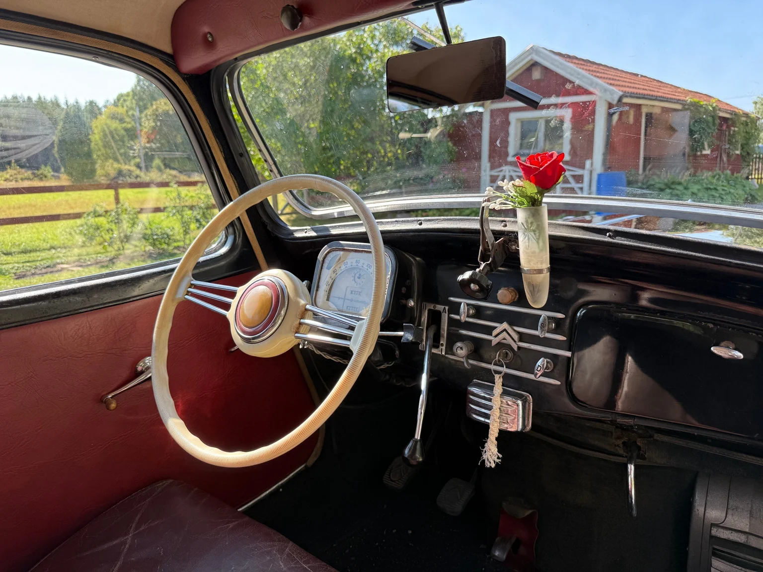 Interior image of 1951 Citroën CV 11  Sedan  (31)