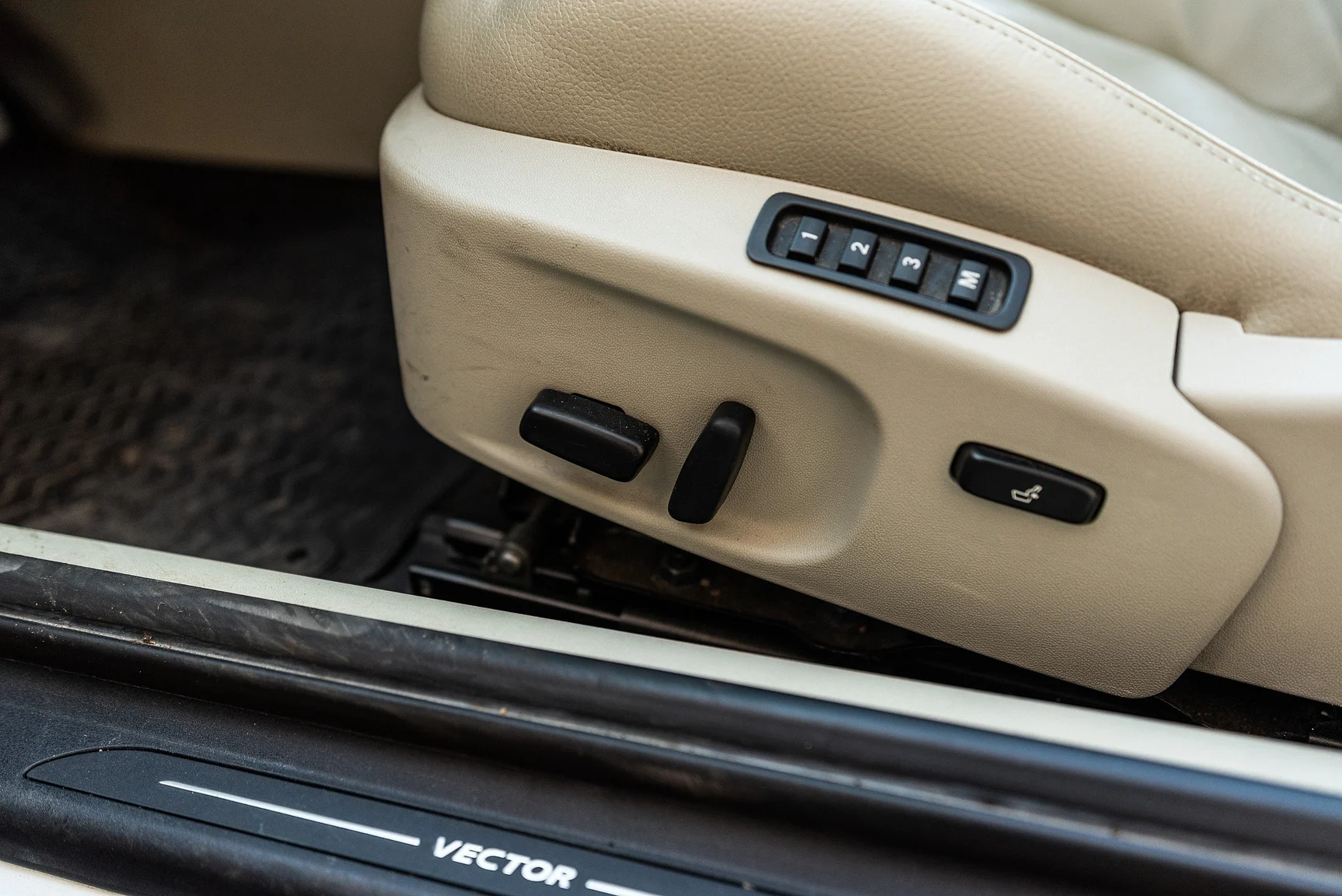 Interior image of 2008 SAAB 9-3 Vector 2.0T Cabriolet (57)
