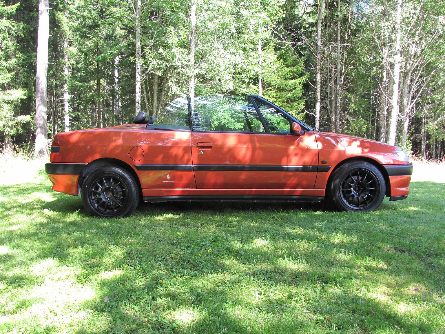 Exterior image of 1999 Peugeot 306 Cabriolet 2.0 Manuell