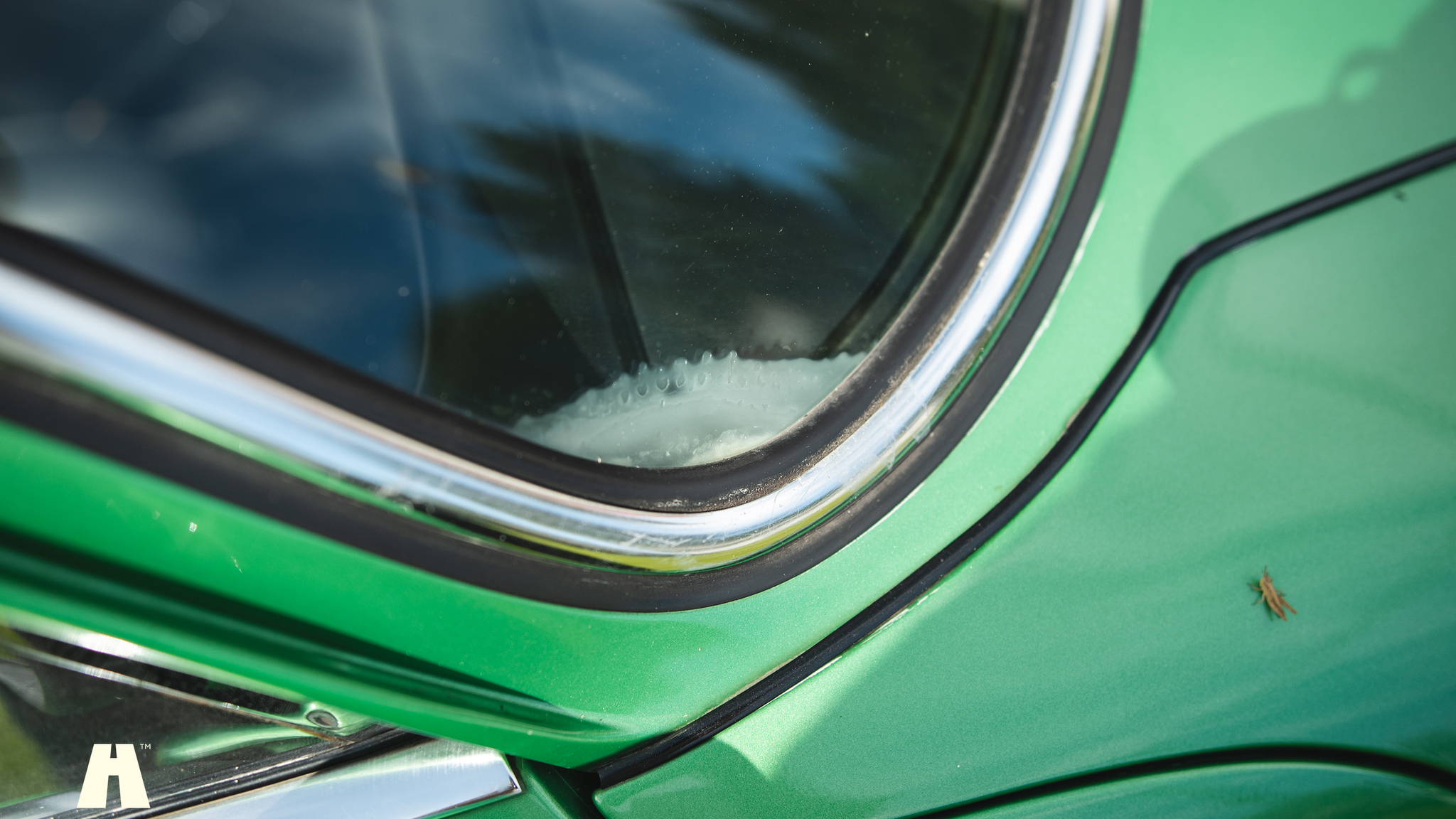 Exterior image of 1976 Porsche 911 Targa