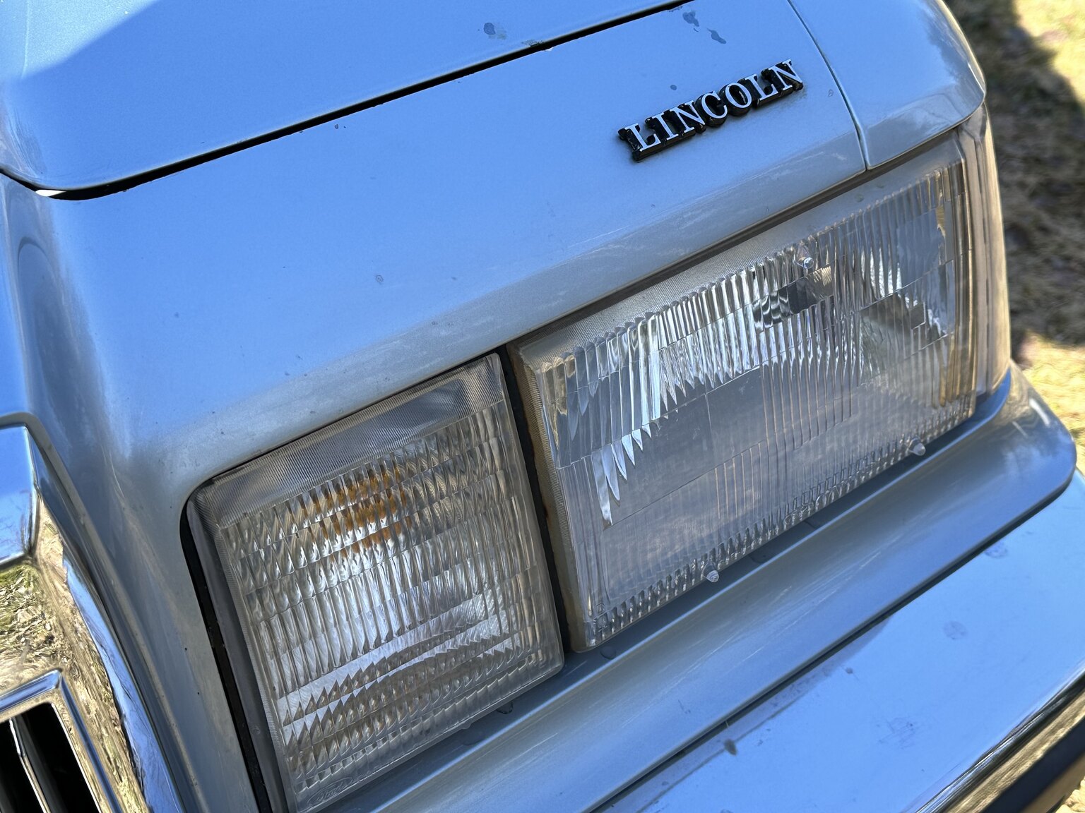 Exterior image of 1987 Lincoln Mark VII LSC