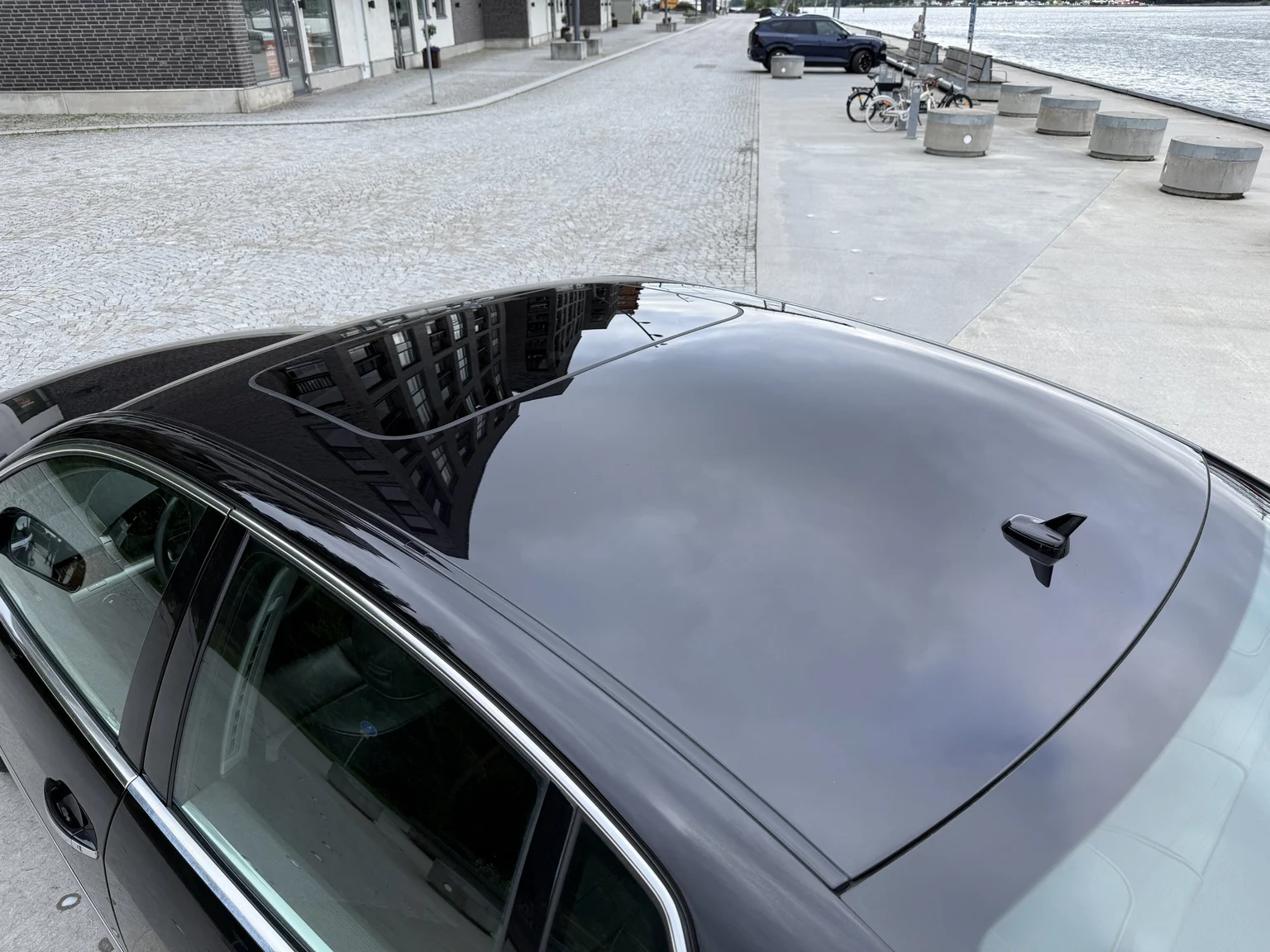 Exteriörbild på 2013 Volkswagen Phaeton 3.0 TDI (42)