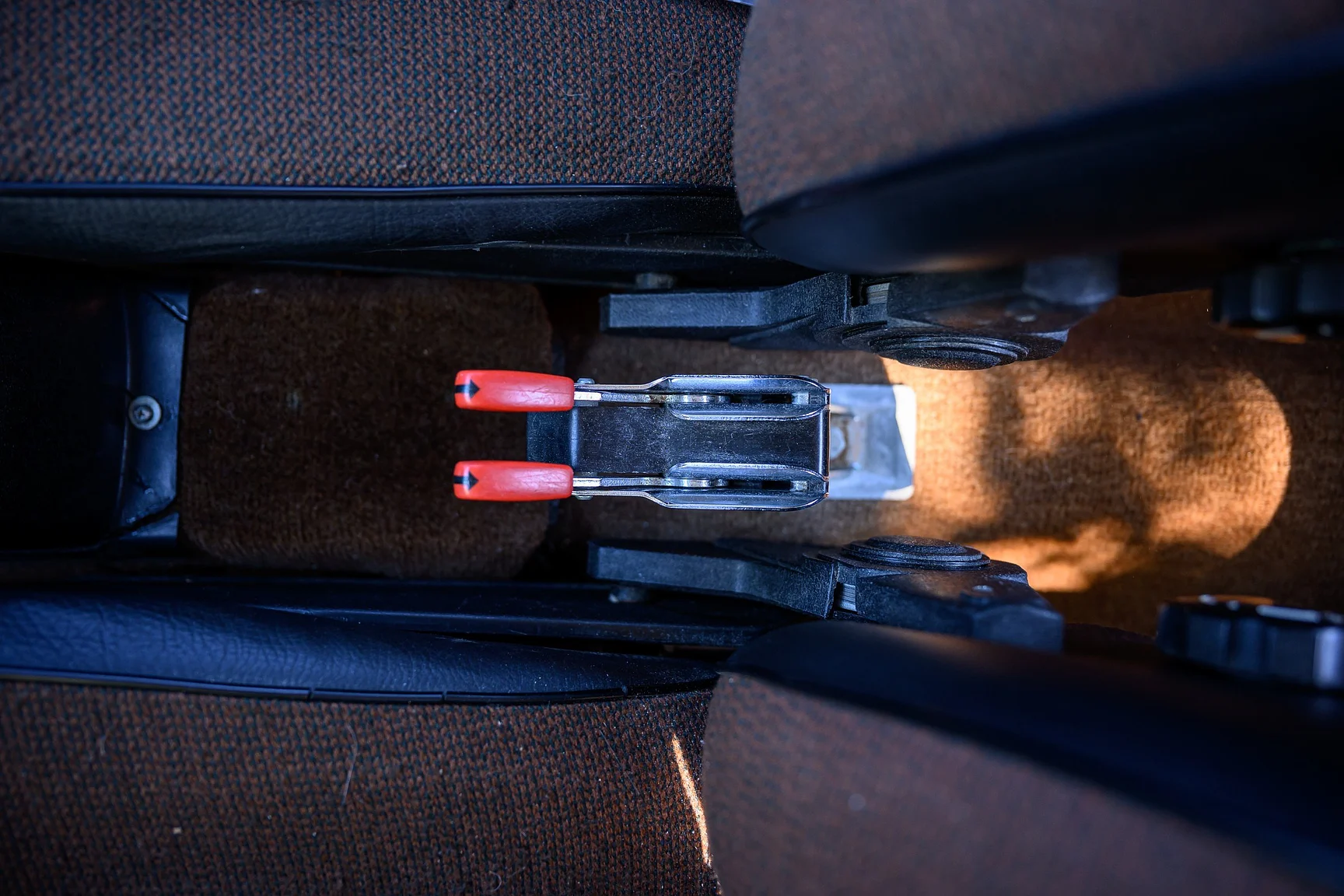 Interior image of 1971 Volvo 144 2.0 Automatic (38)