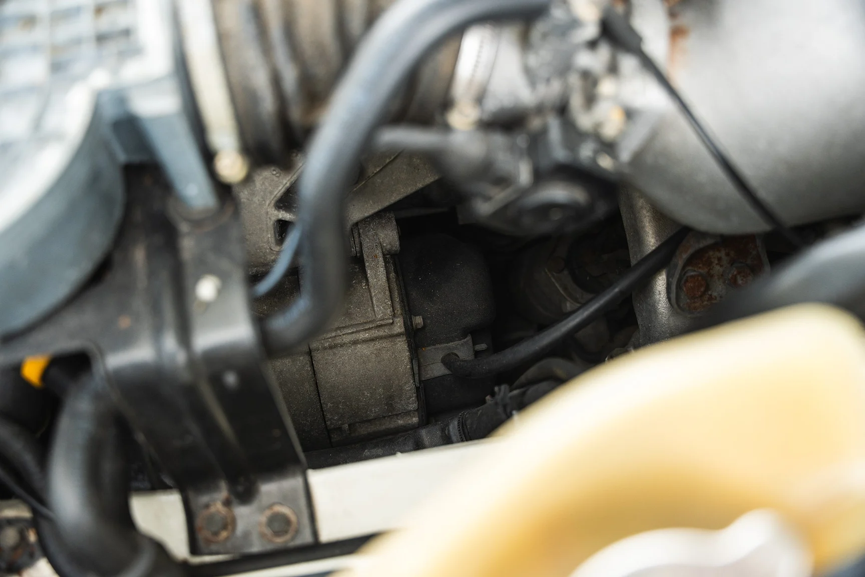 Image of 1990 Porsche 944 S2 Cabriolet  (24) mechanics