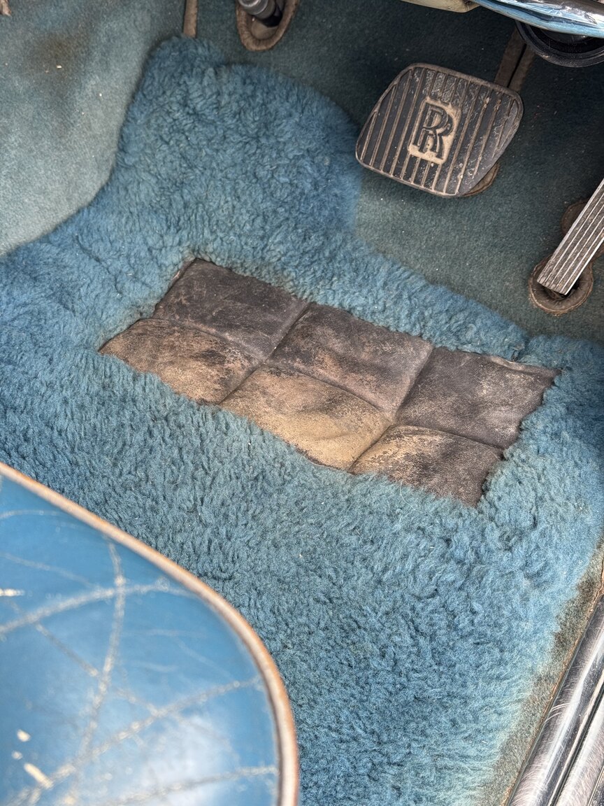 Interior image of 1976 Rolls-Royce Silver Shadow