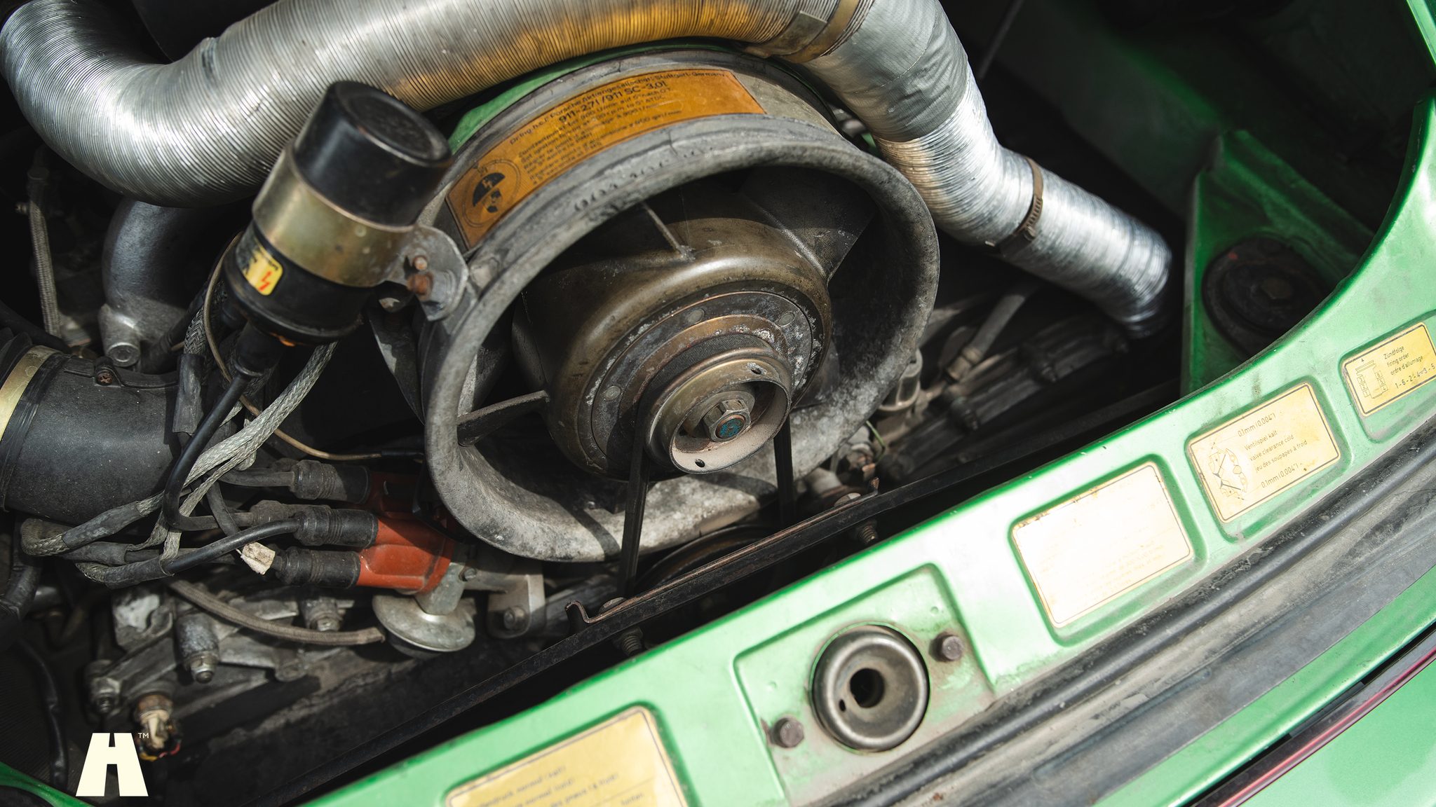 Image of 1976 Porsche 911 Targa mechanics