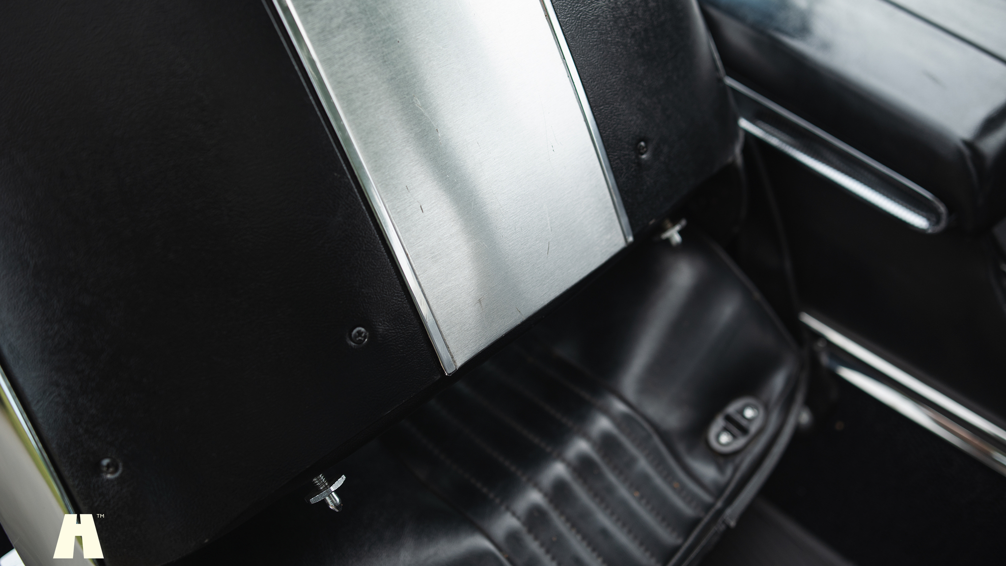 Interior image of 1965 Ford Thunderbird (41)