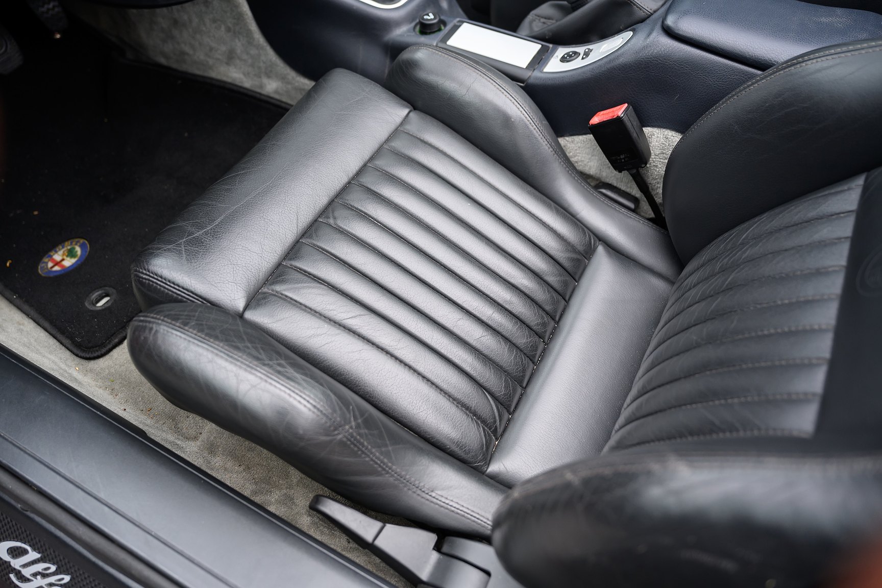 Interior image of 2001 Alfa Romeo Spider 3.0 V6