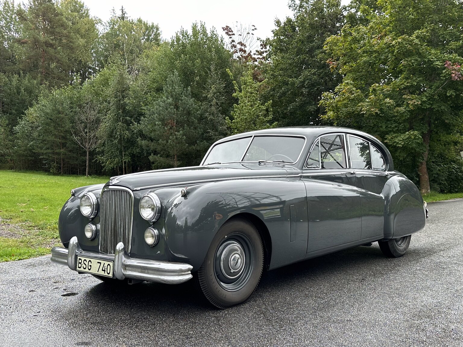 Exteriörbild på 1954 Jaguar Mark VII Saloon