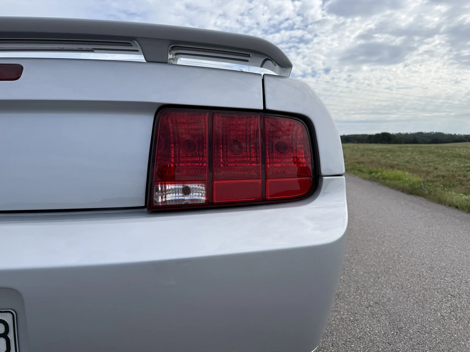 Exteriörbild på 2006 Ford Mustang GT (16)