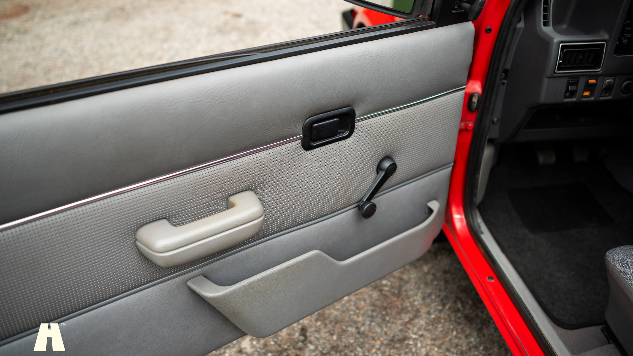 Interior image of 1986 Ford Escort 1.6 Hatchback 3-door  (8)
