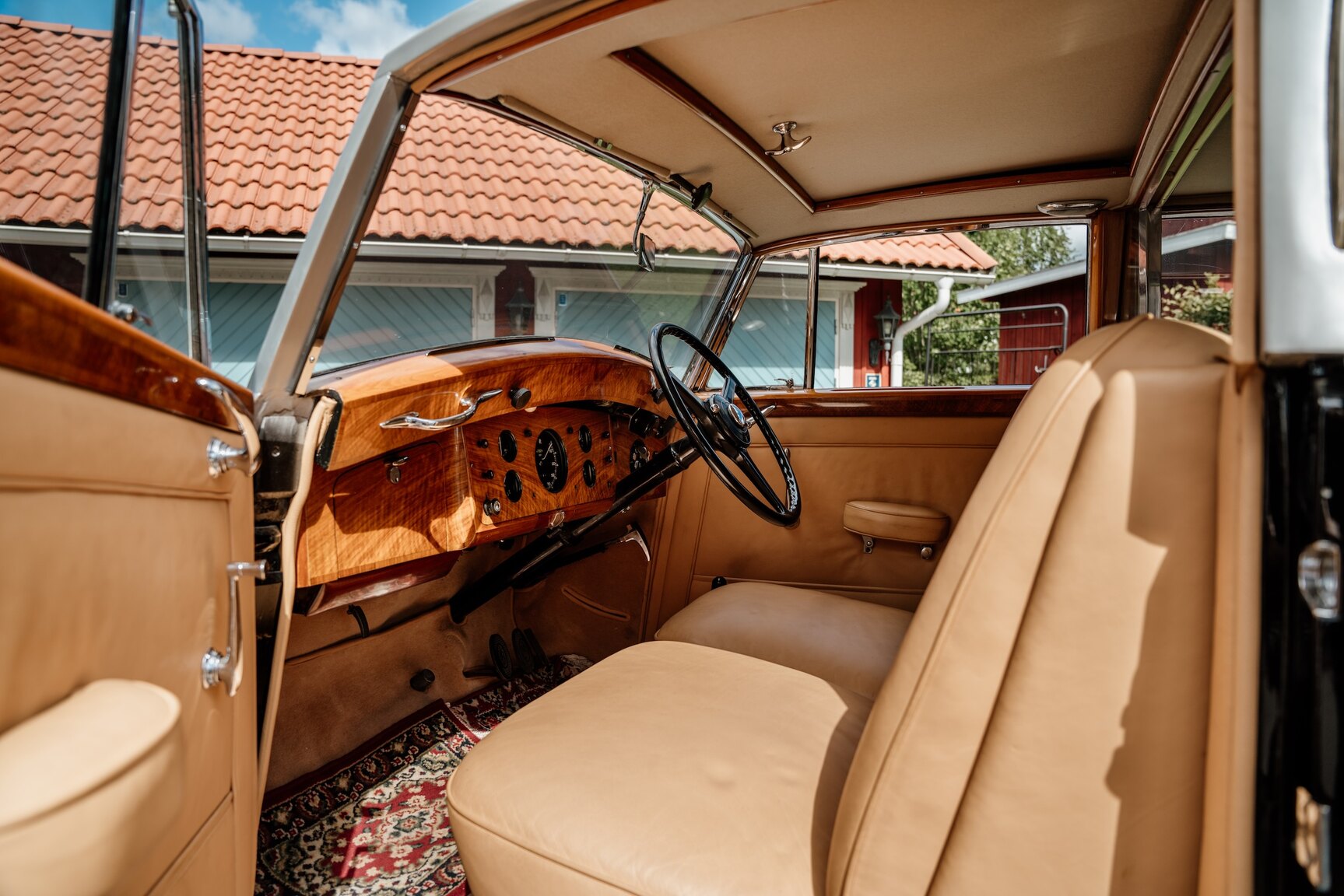 Interior image of 1949 Rolls Royce Silver Wraith