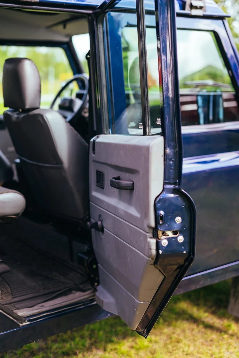 Innenraumfoto von 2002 Land Rover Defender 110 Kombi Td5 (41)