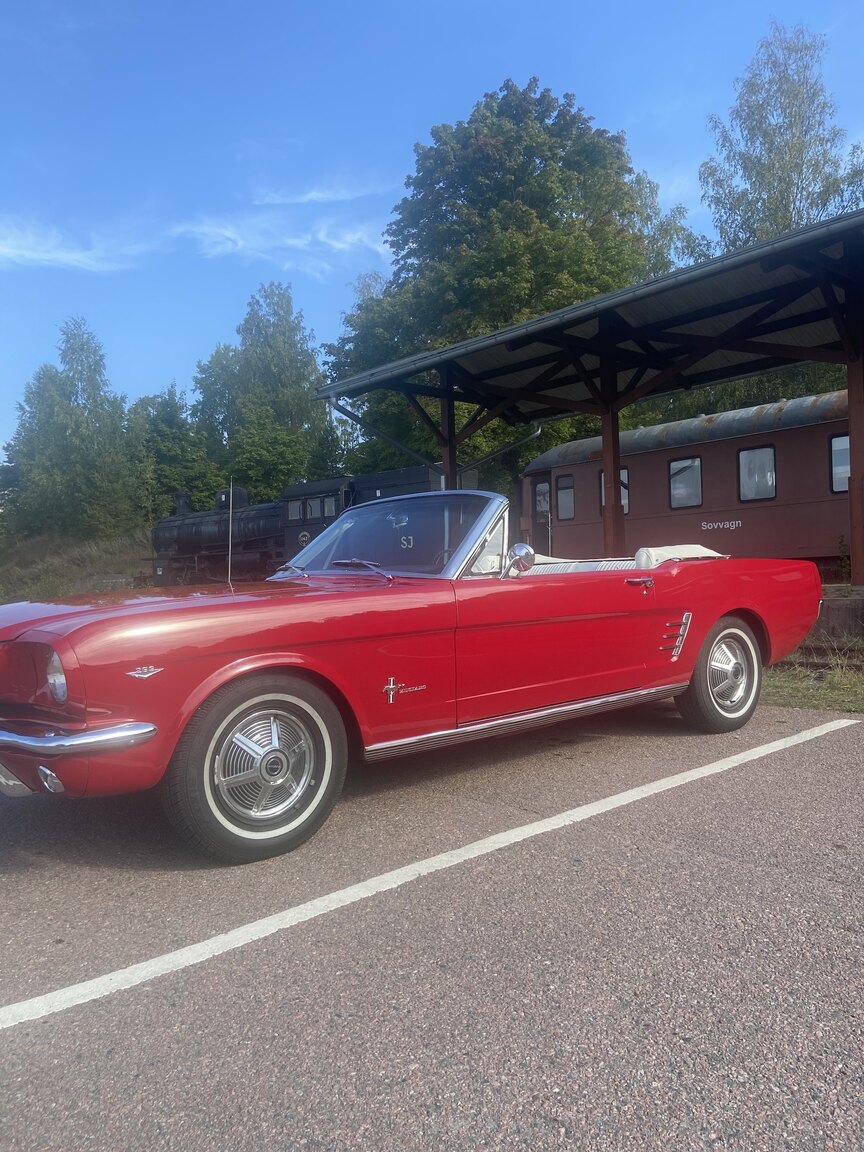 Exteriörbild på 1966 Ford Mustang Convertible