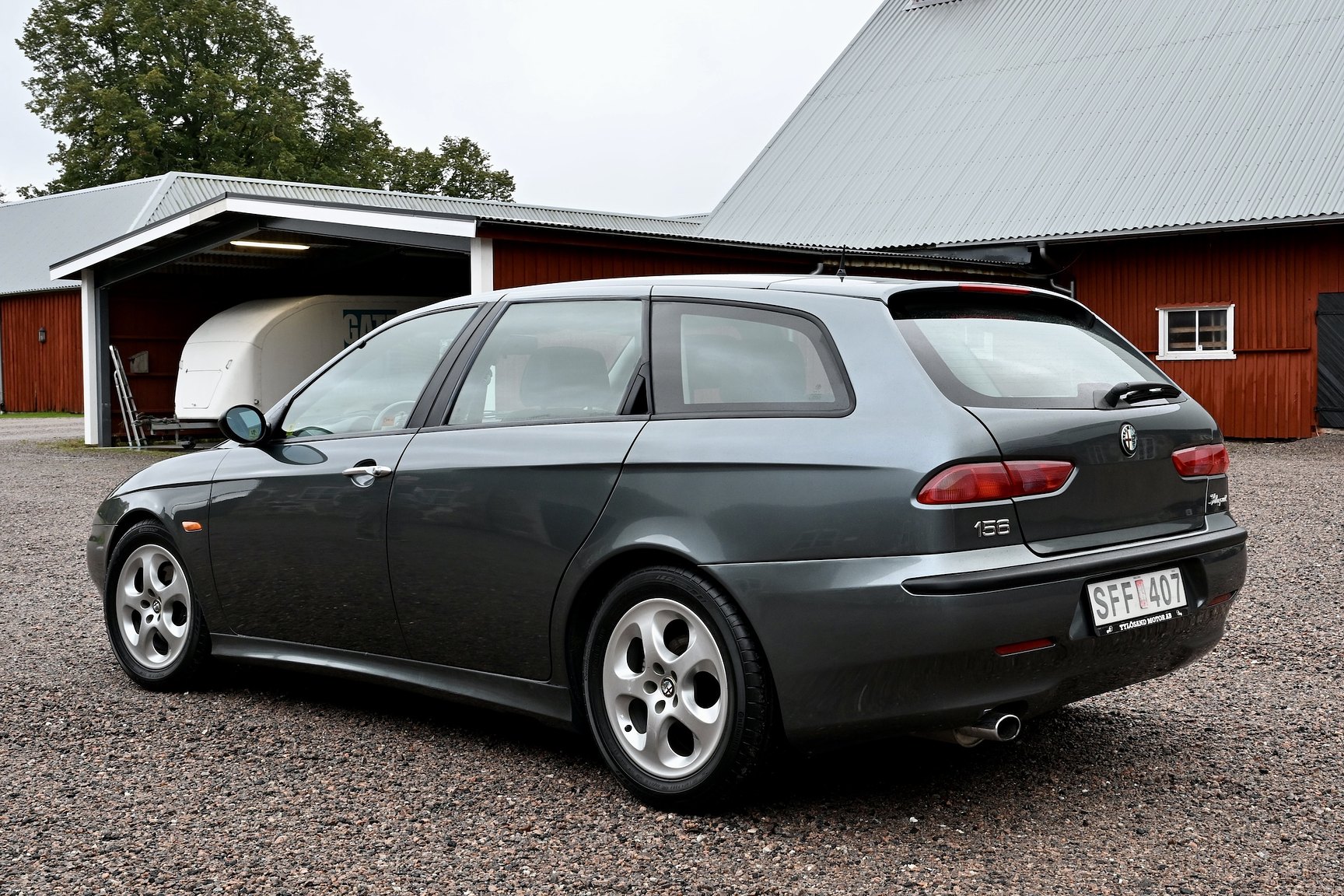 Exteriörbild på 2000 Alfa Romeo 156 Sportwagon TS Selespeed Distinctive