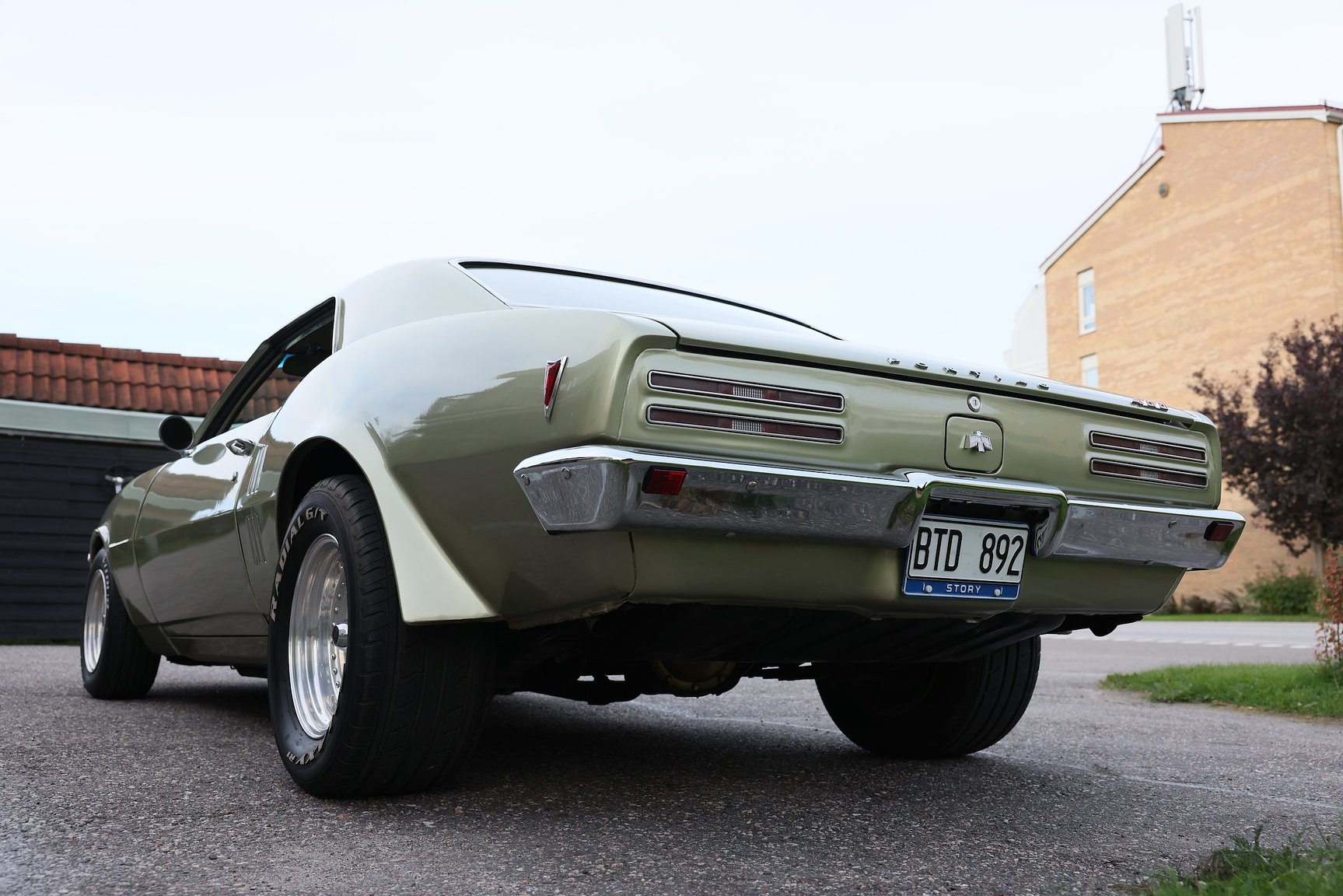 Exterior image of 1968 Pontiac Firebird 400 Ram Air