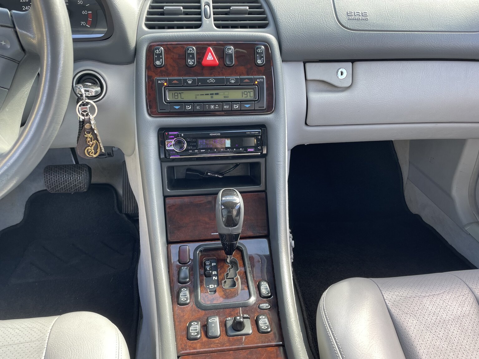 Interior image of 2001 Mercedes-Benz CLK 230 Kompressor